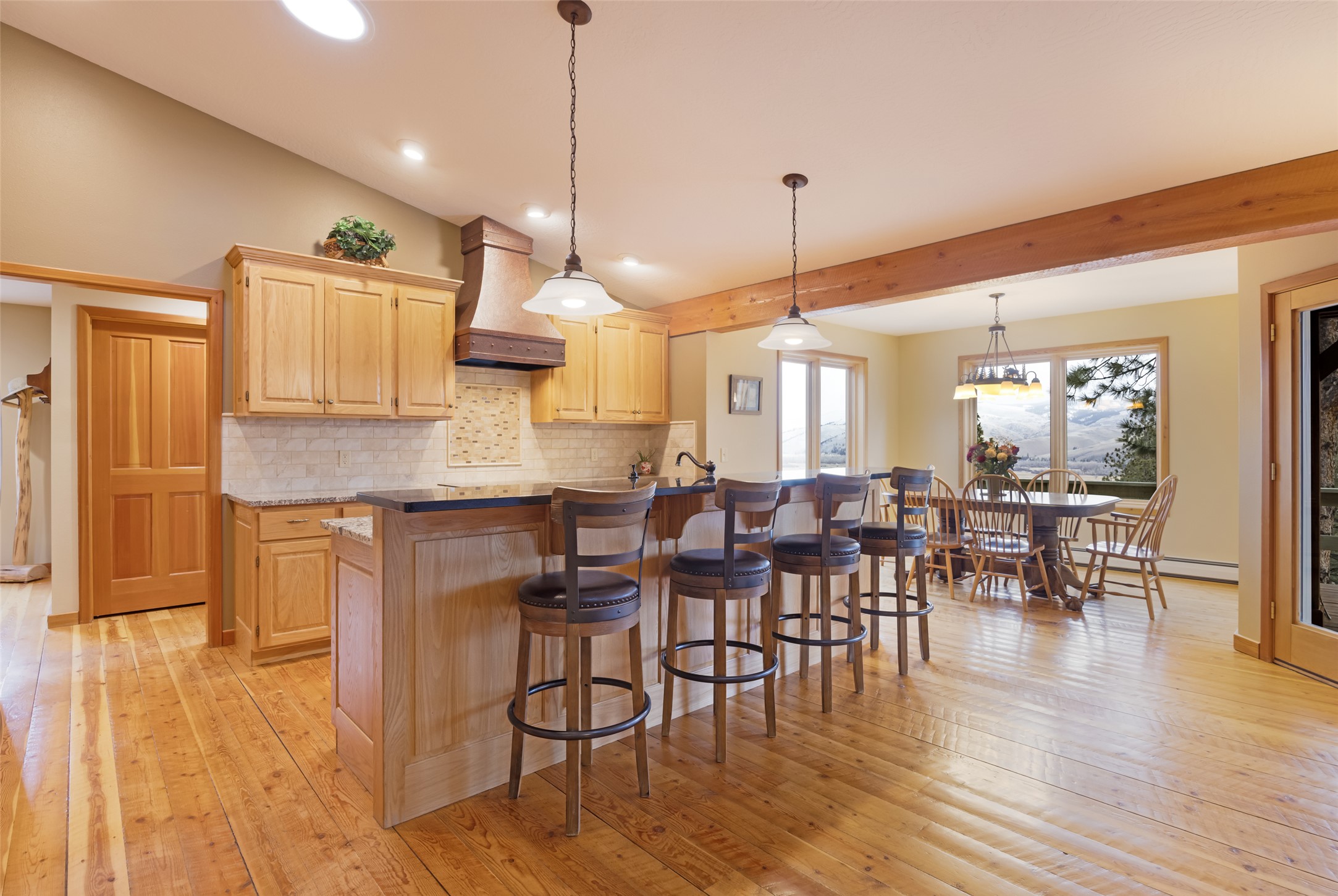 15940 Highland Drive Property Photo 11