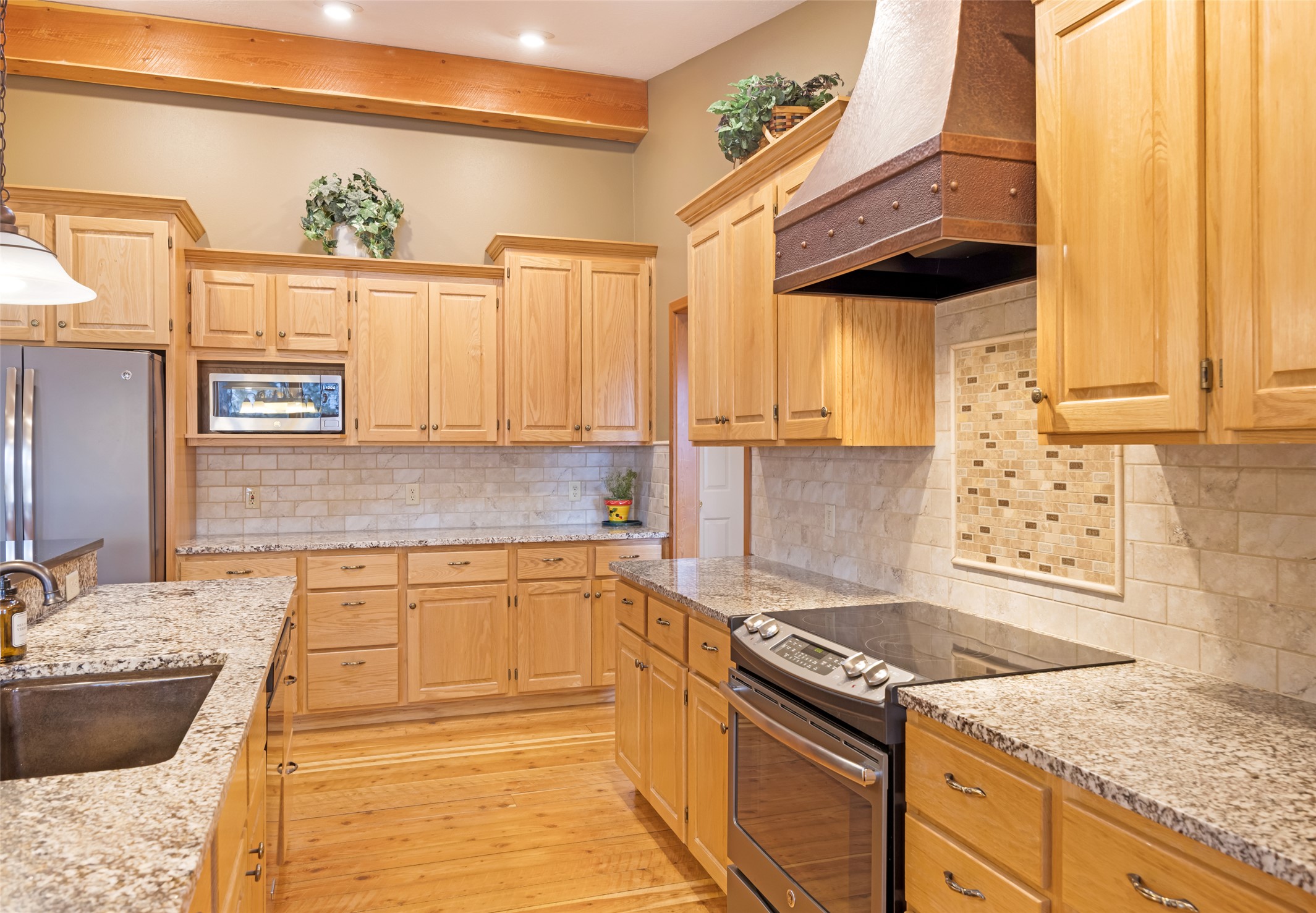 15940 Highland Drive Property Photo 15