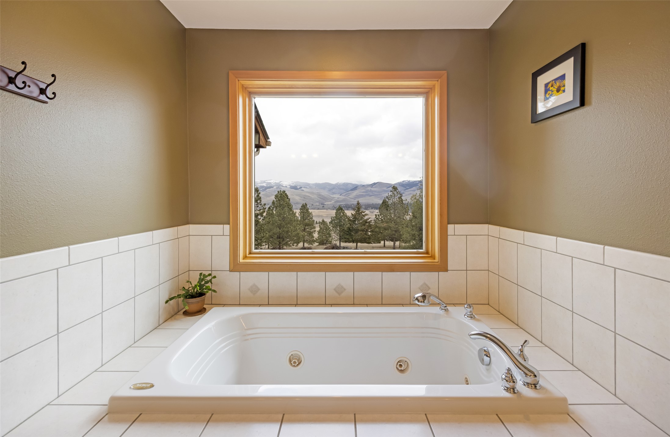 15940 Highland Drive Property Photo 25