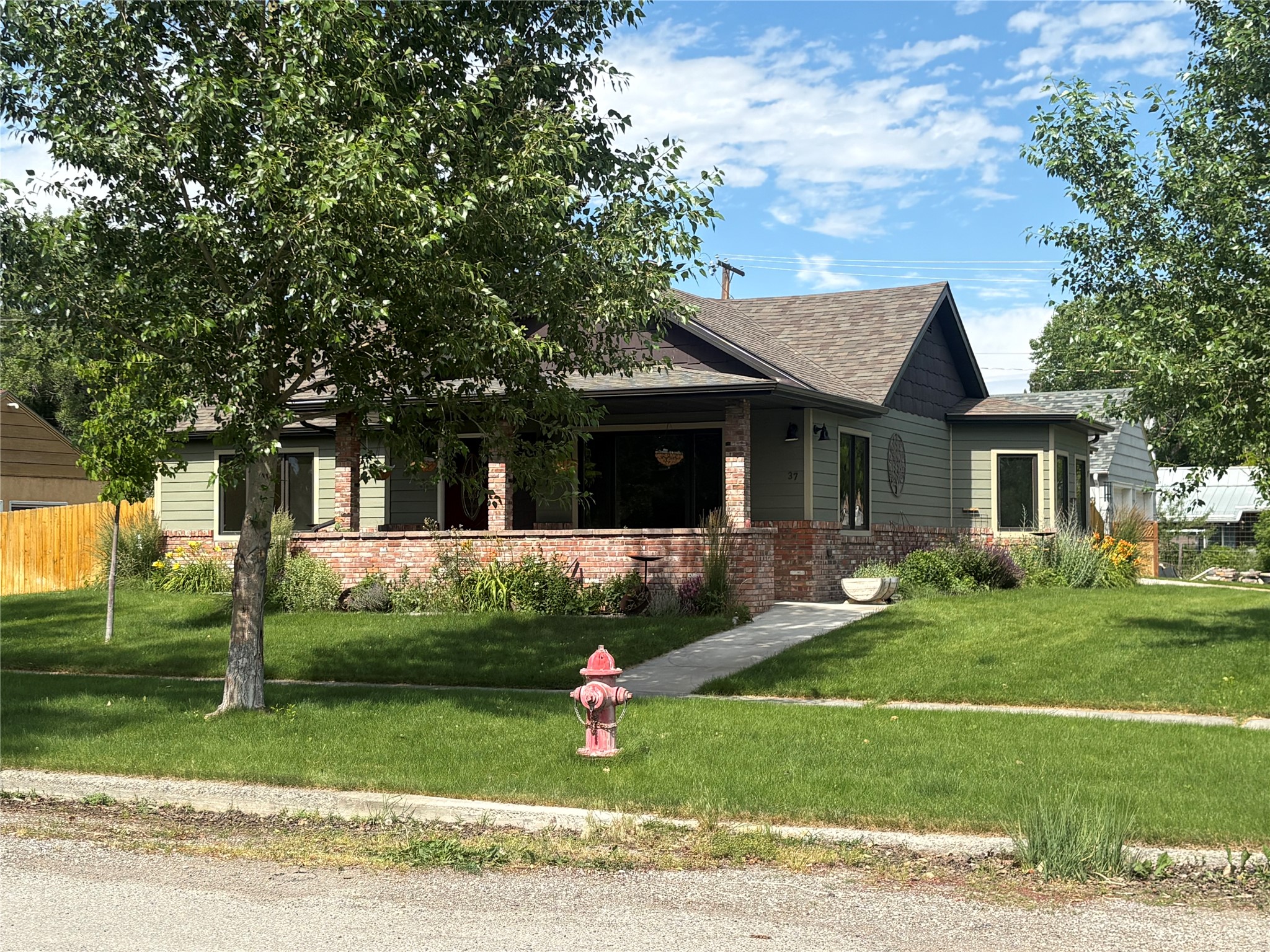 37 4th Avenue Sw Property Photo 1