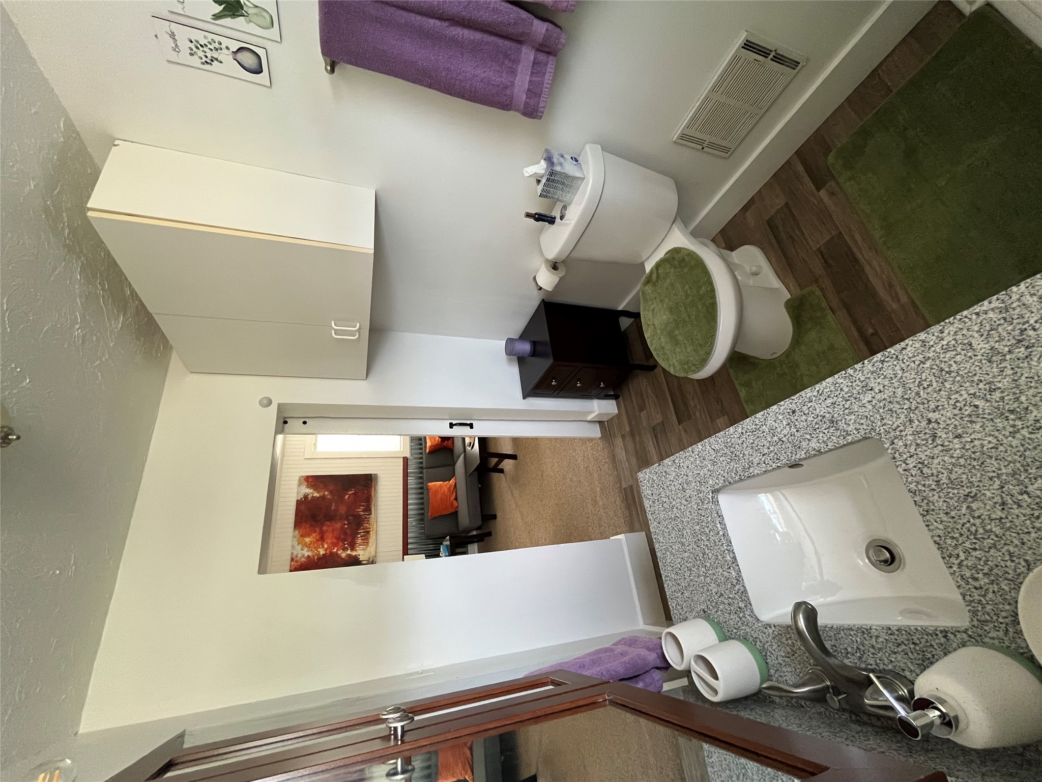 108 E Hickey Street Property Photo 12