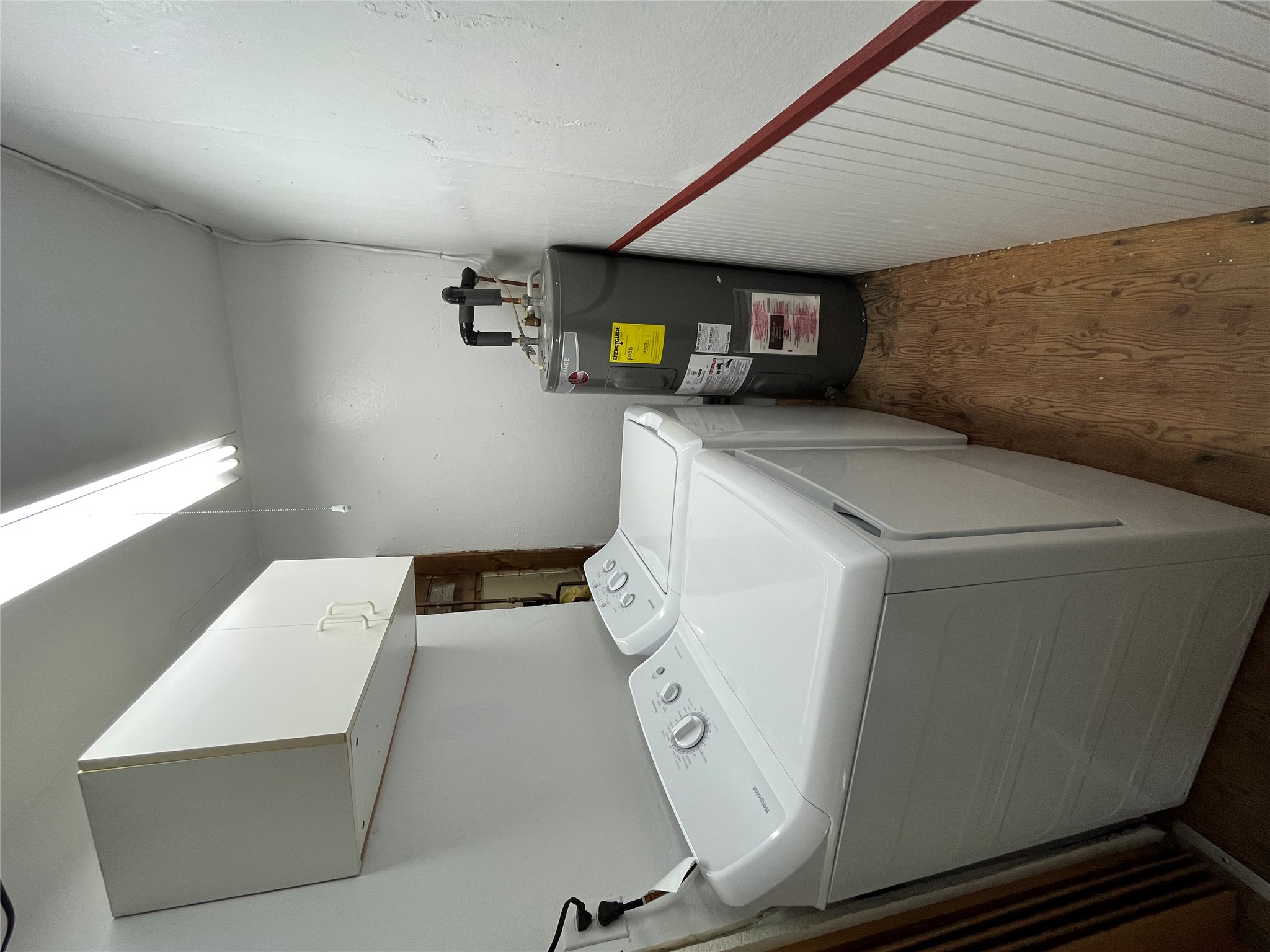 108 E Hickey Street Property Photo 13