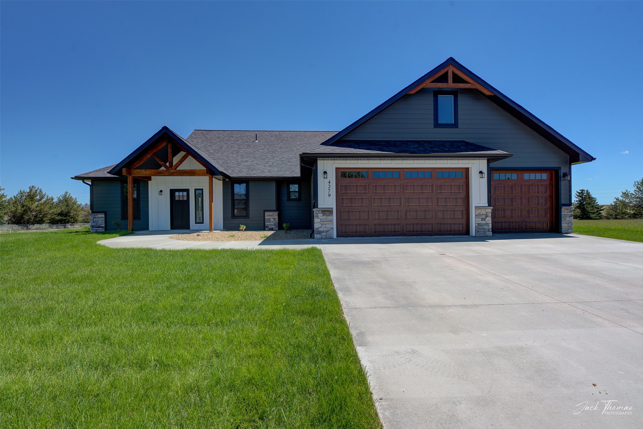 4279 Country View Drive Property Photo 3