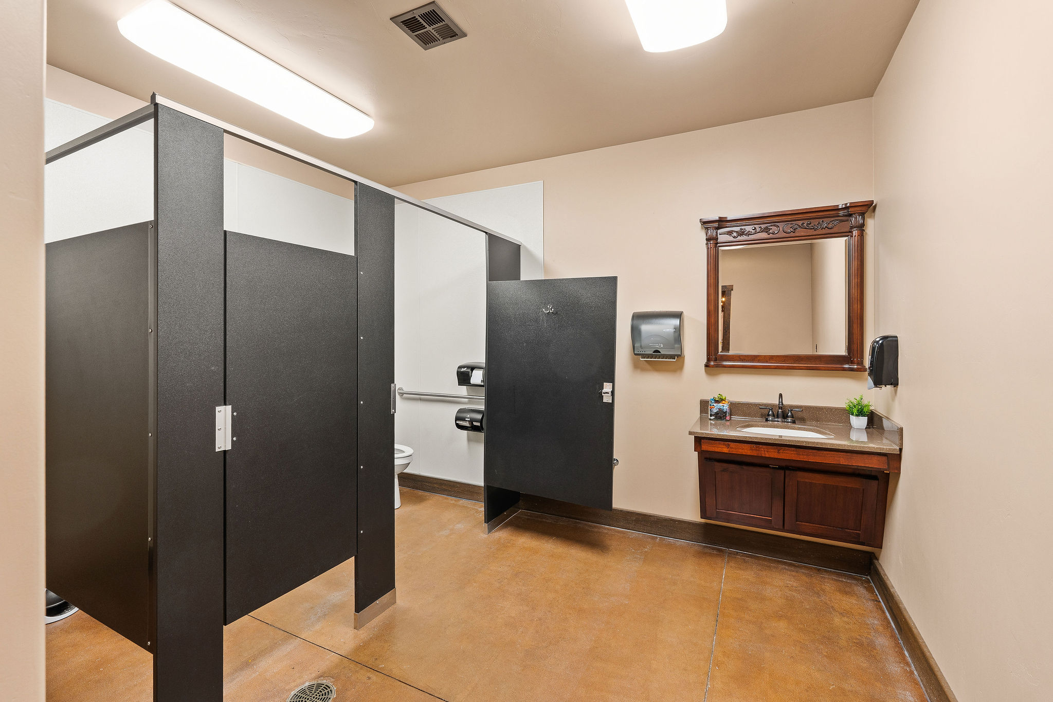 1187 & 1195 Hodgson Road Property Photo 135