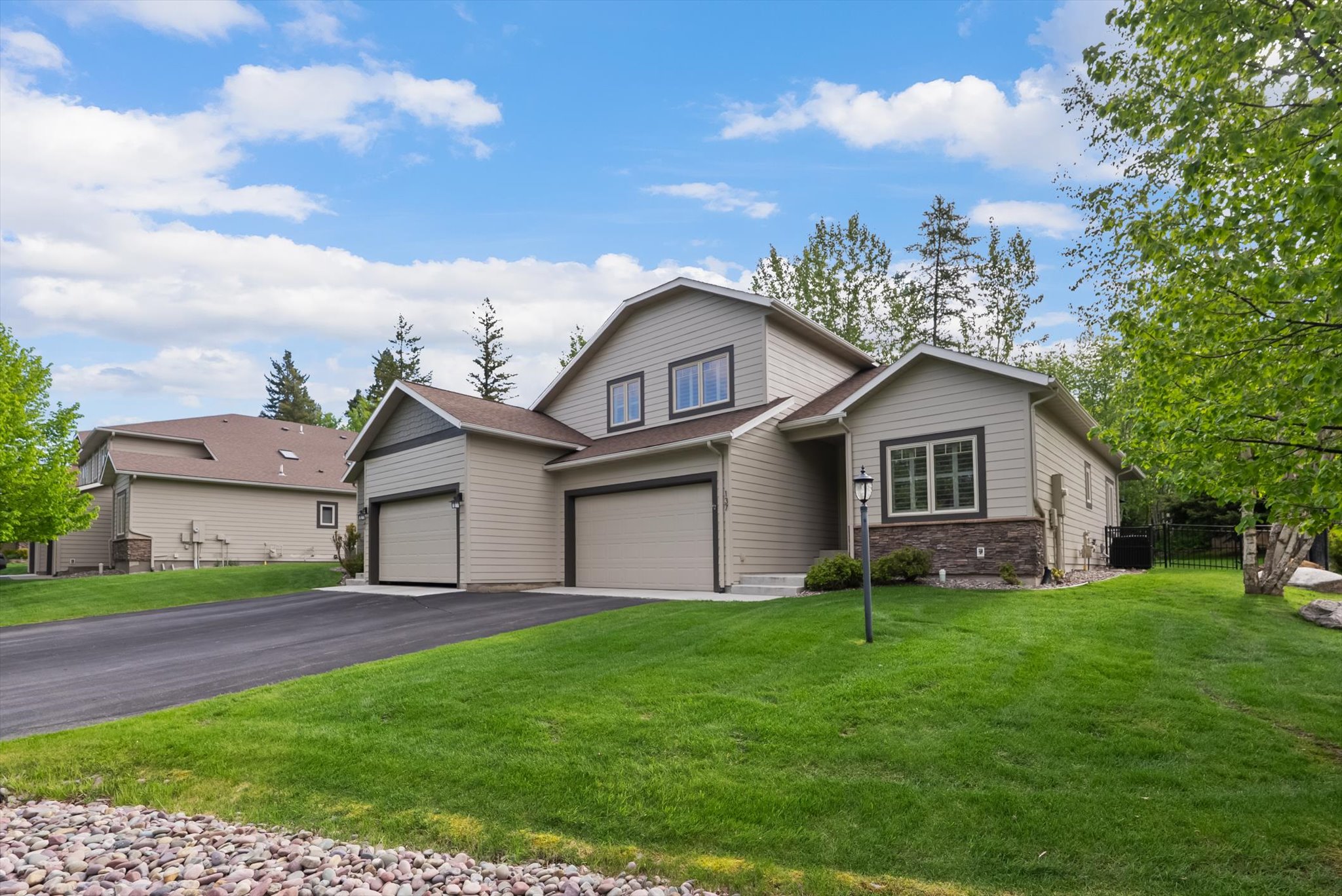 137 Oakmont Loop Property Photo 1
