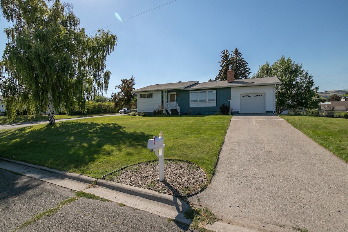 1931 8th Avenue Property Photo 2