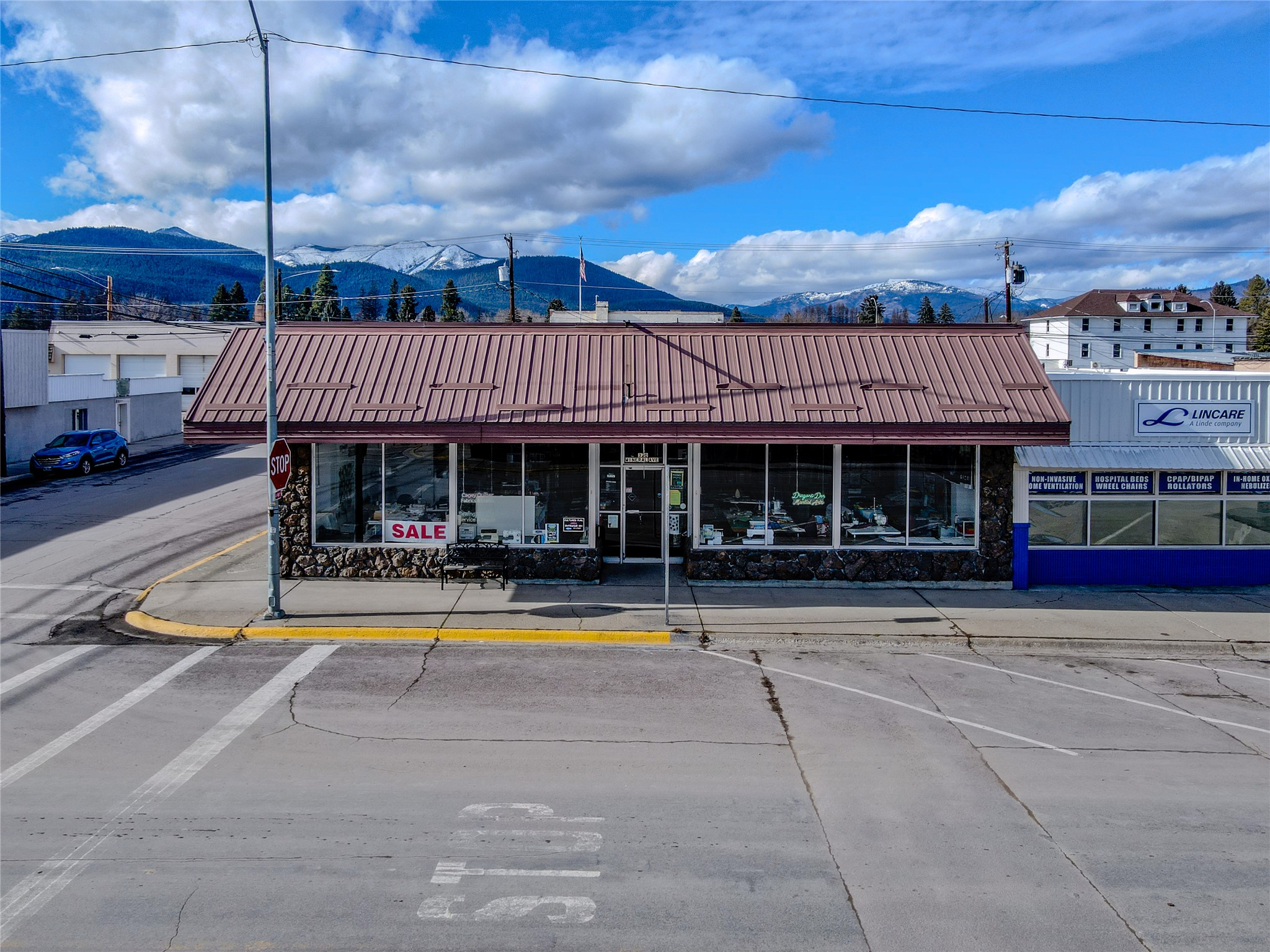 320 Mineral Avenue Property Photo 4