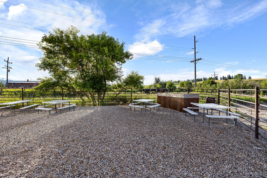 610 Us Hwy 191 Property Photo 5