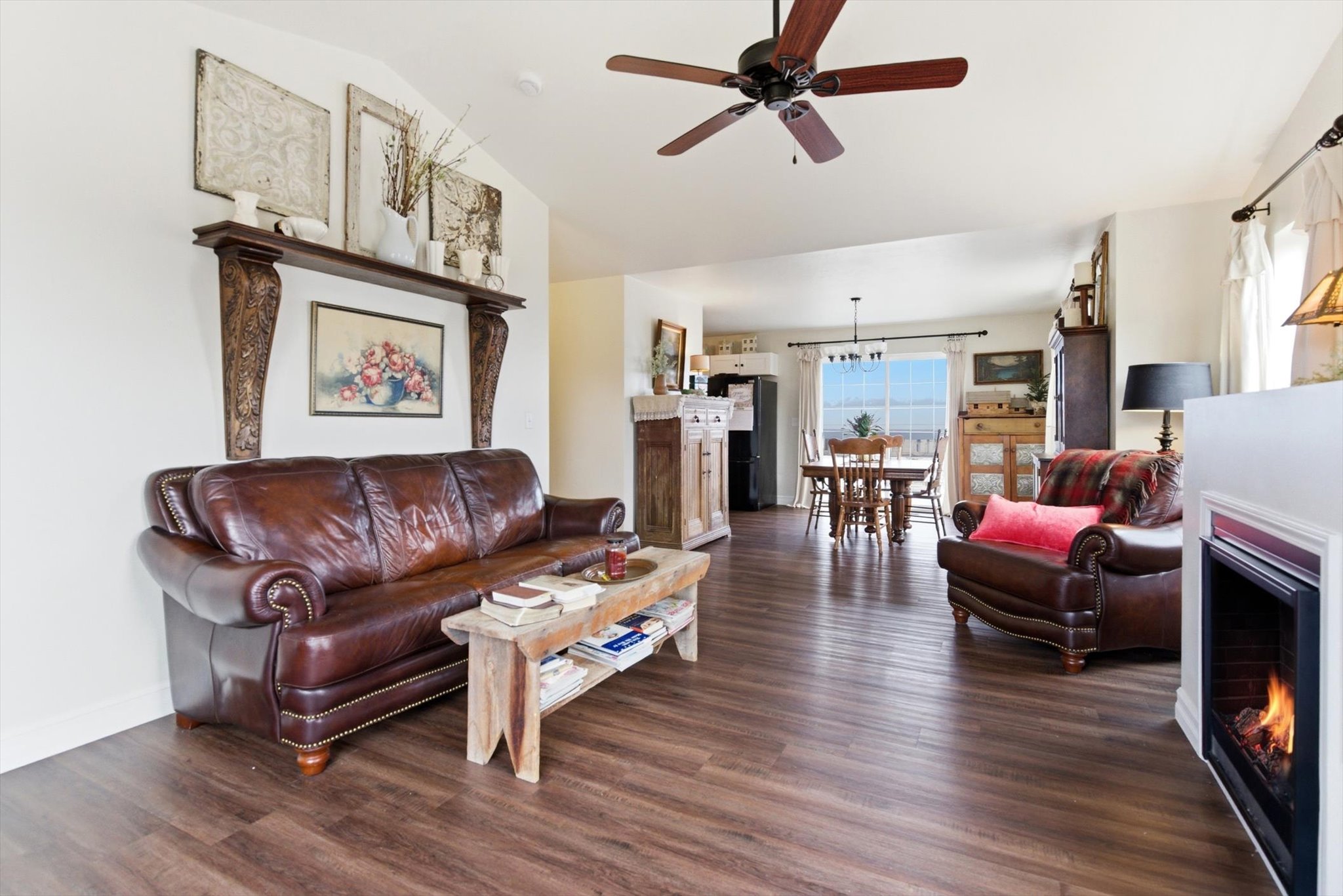 1237 Mackinaw Loop Property Photo 9