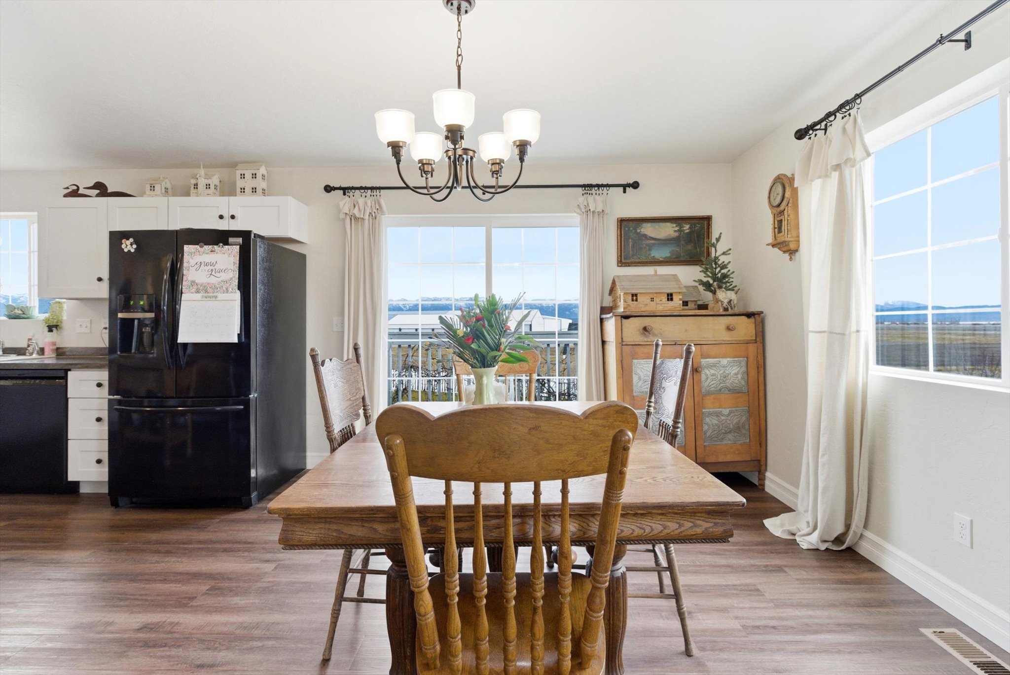 1237 Mackinaw Loop Property Photo 11