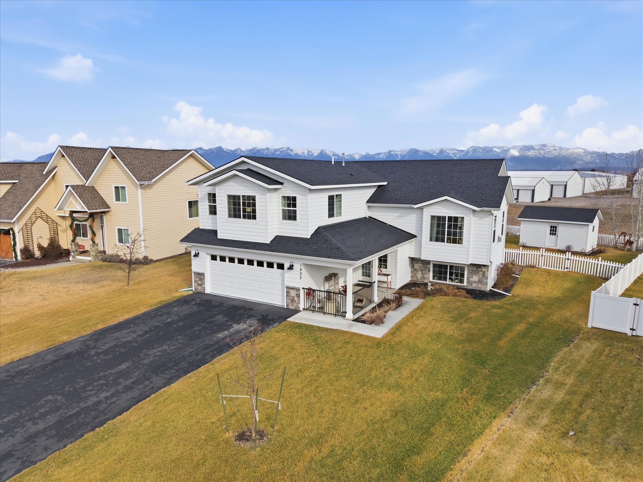 1237 Mackinaw Loop Property Photo 39