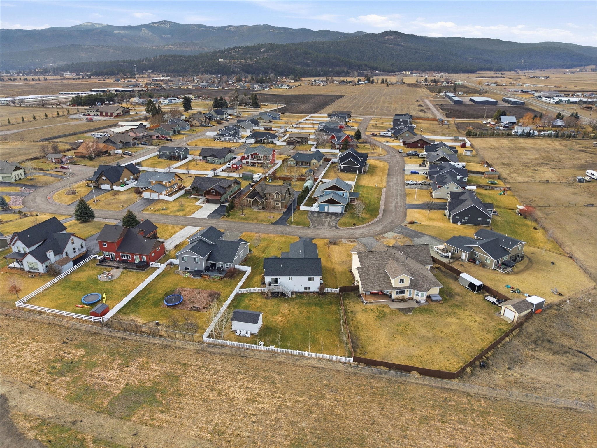 1237 Mackinaw Loop Property Photo 44