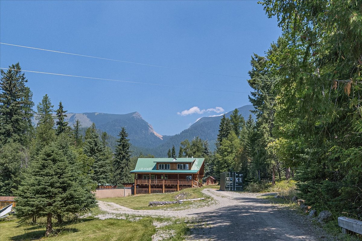 2236 Griffith Creek Road Property Photo 2