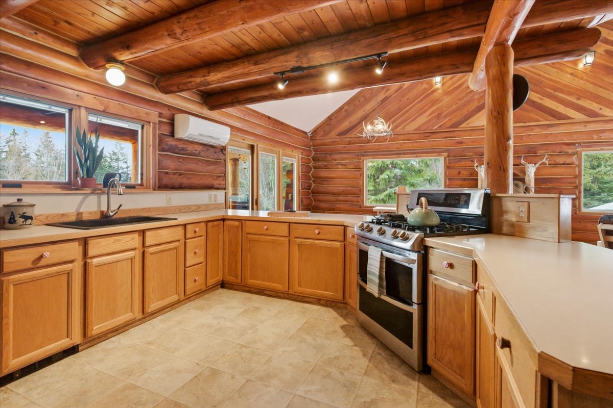2236 Griffith Creek Road Property Photo 7
