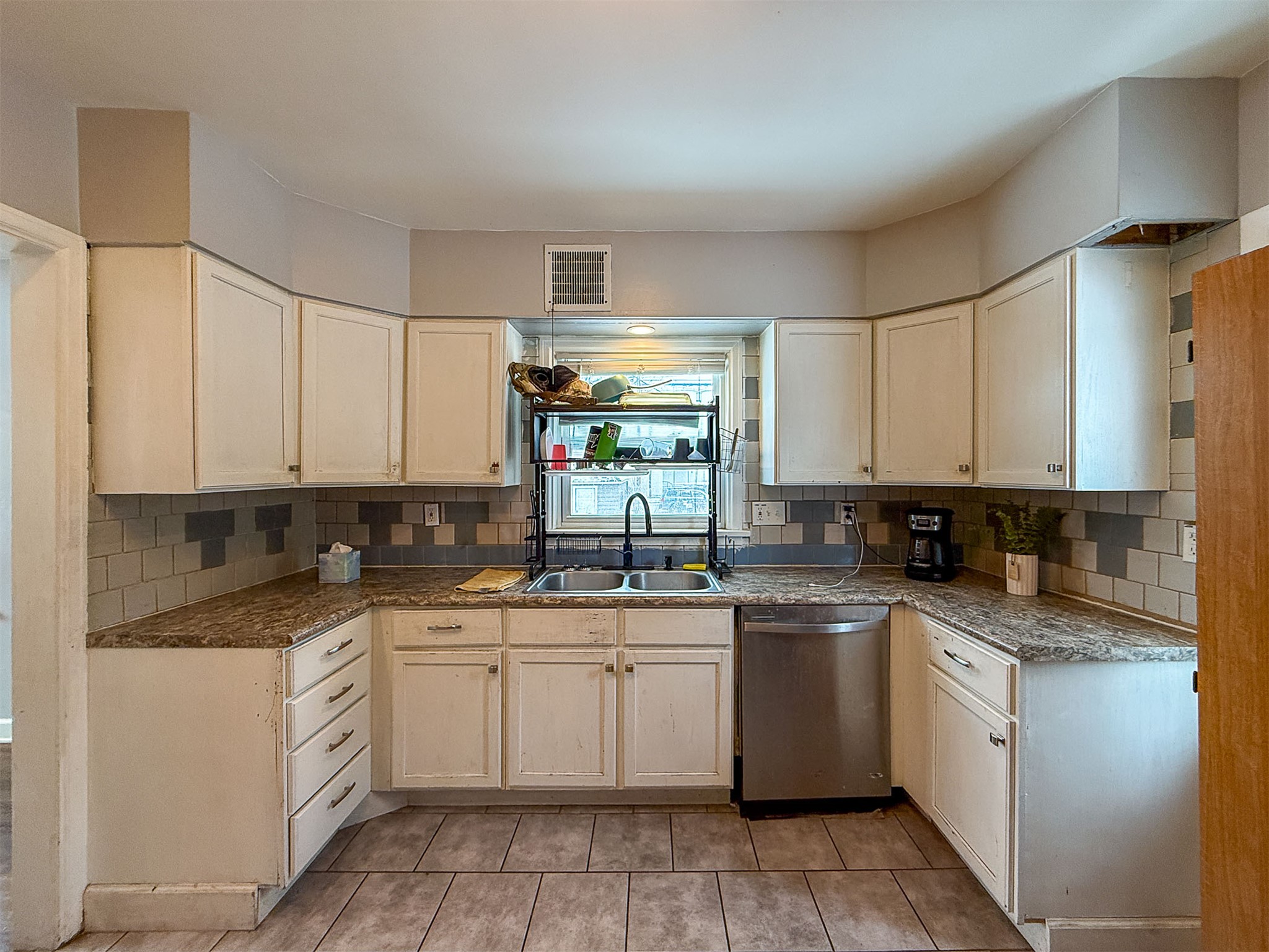 1701 8th Avenue N Property Photo 5