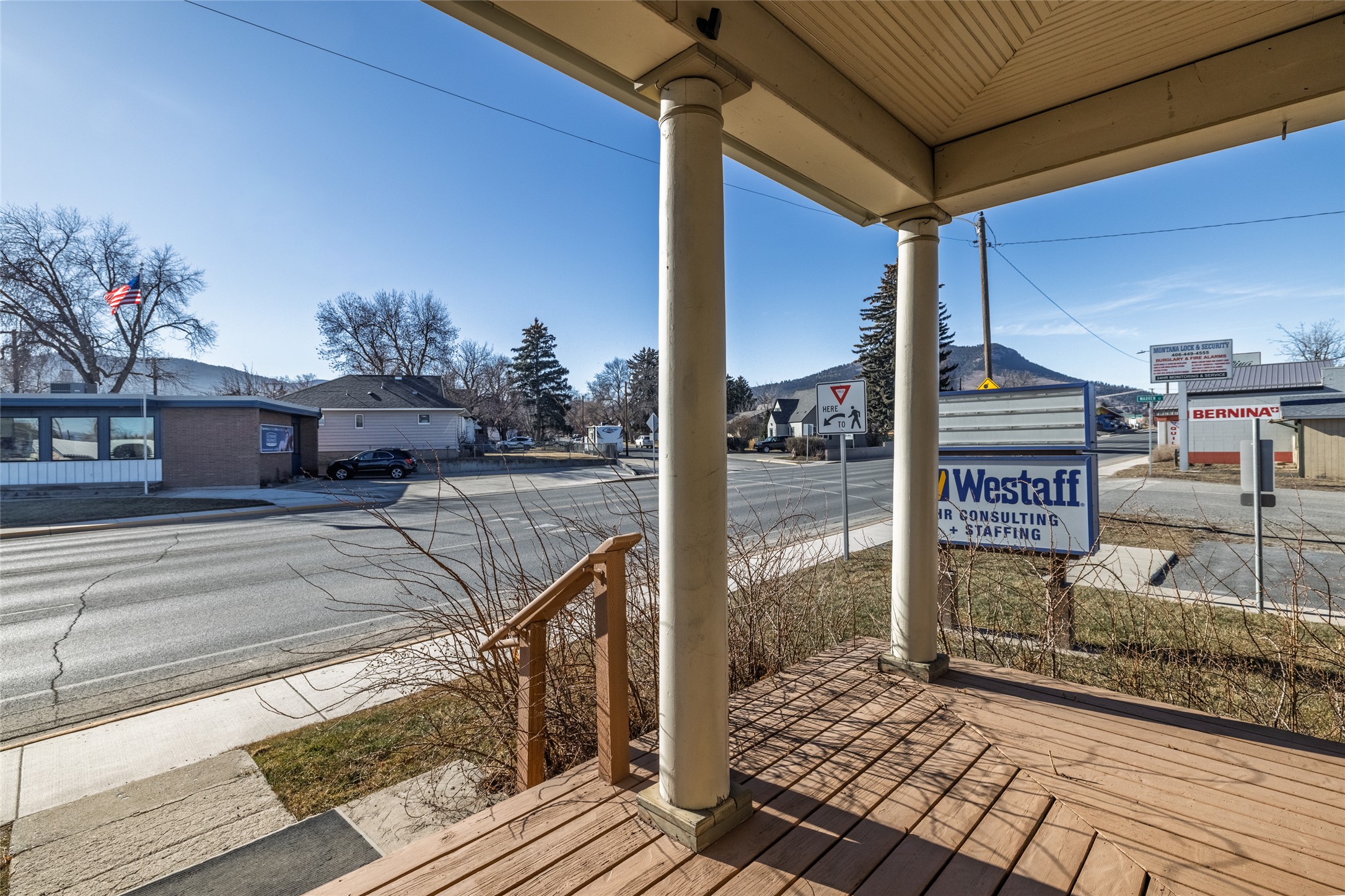 204 E Lyndale Avenue Property Photo 4