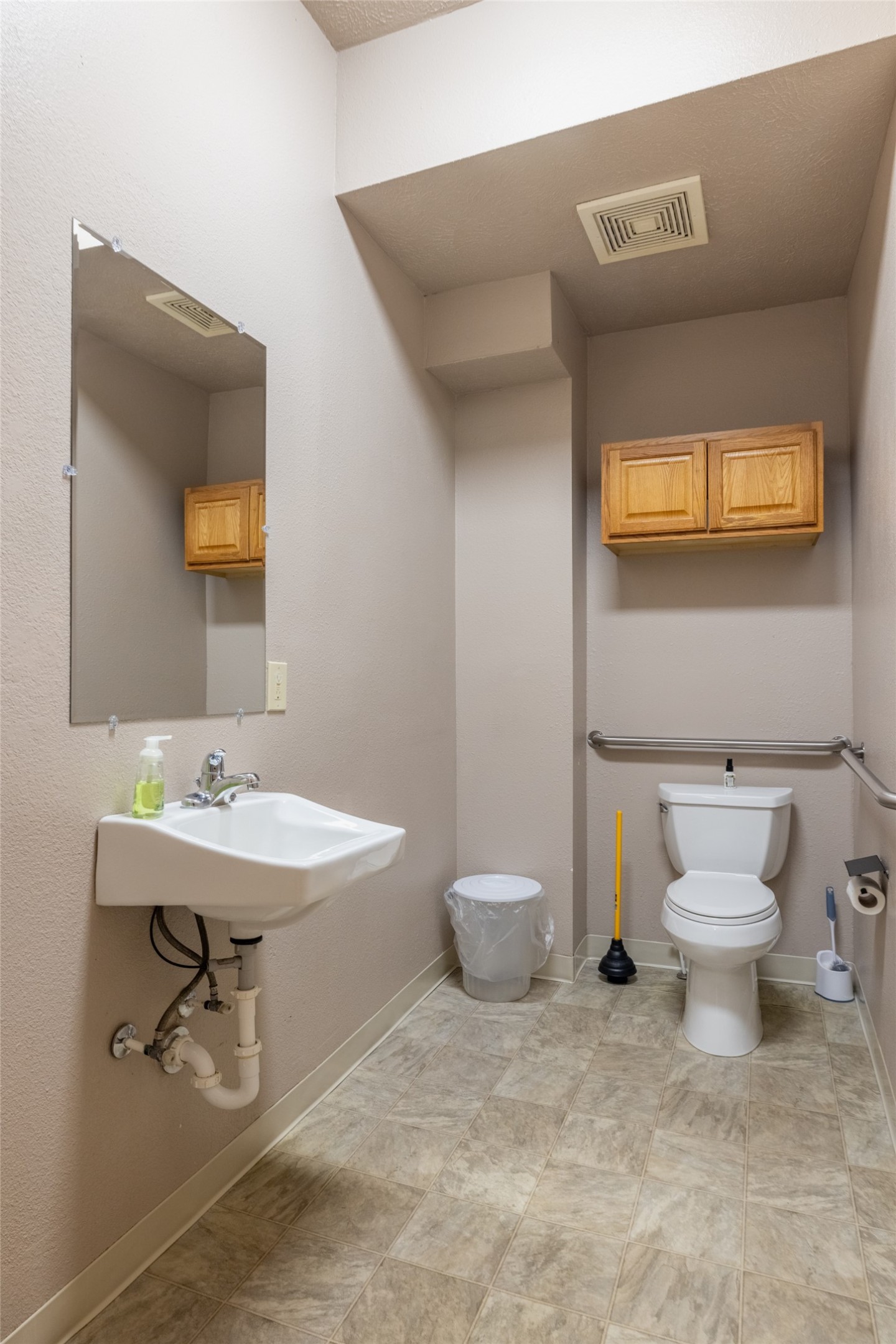 204 E Lyndale Avenue Property Photo 16