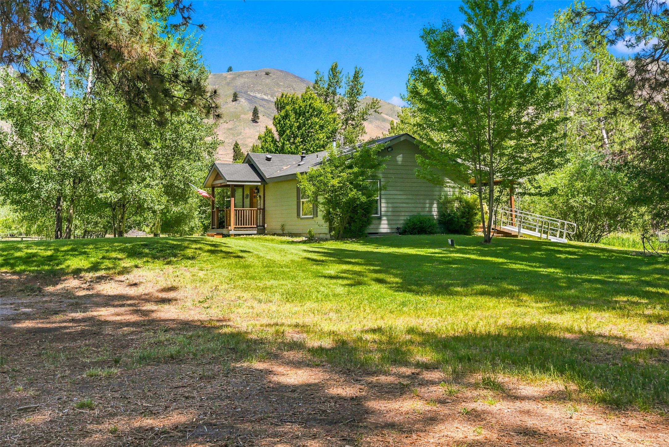 2848 E Gorus Loop Property Photo 11