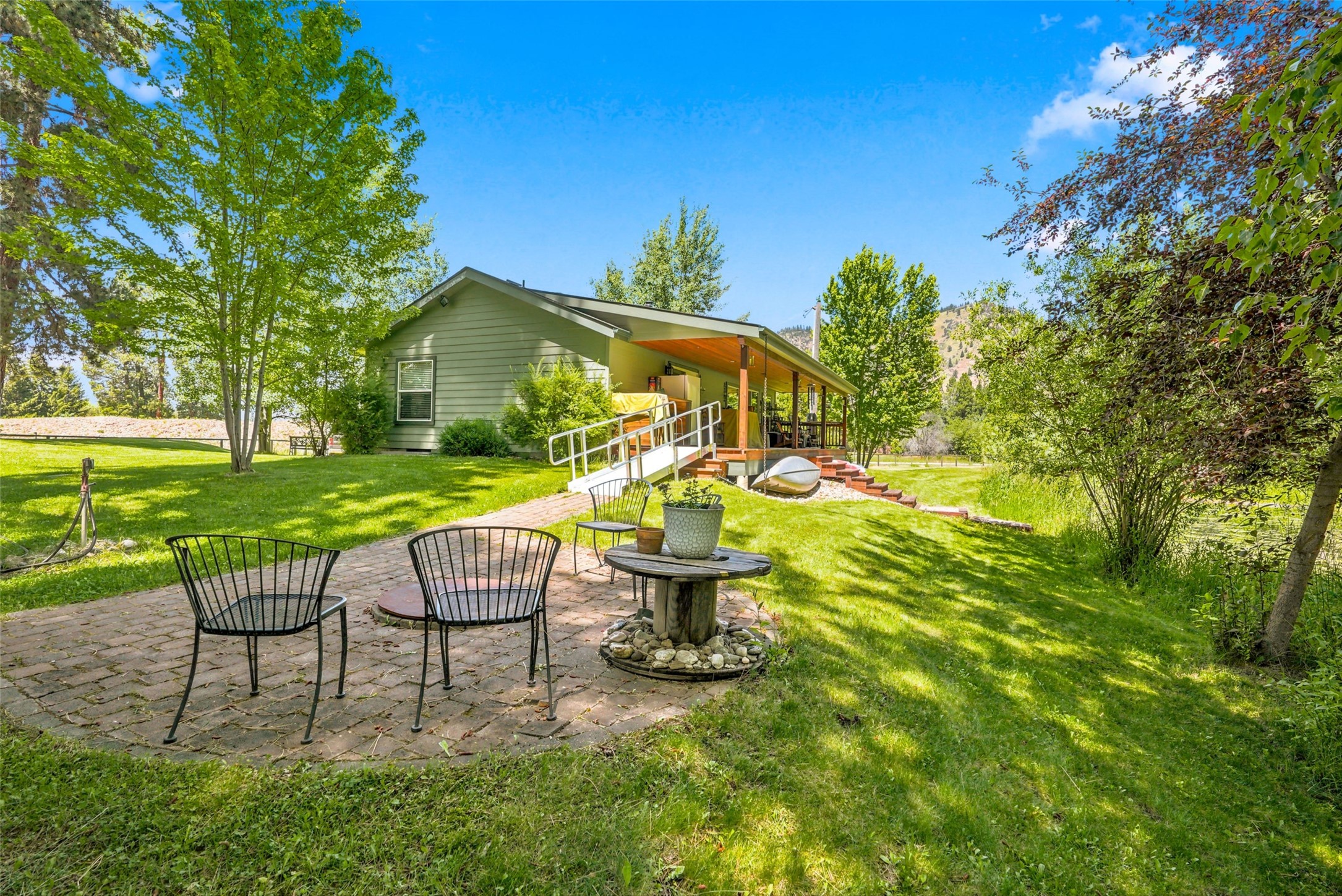 2848 E Gorus Loop Property Photo 12