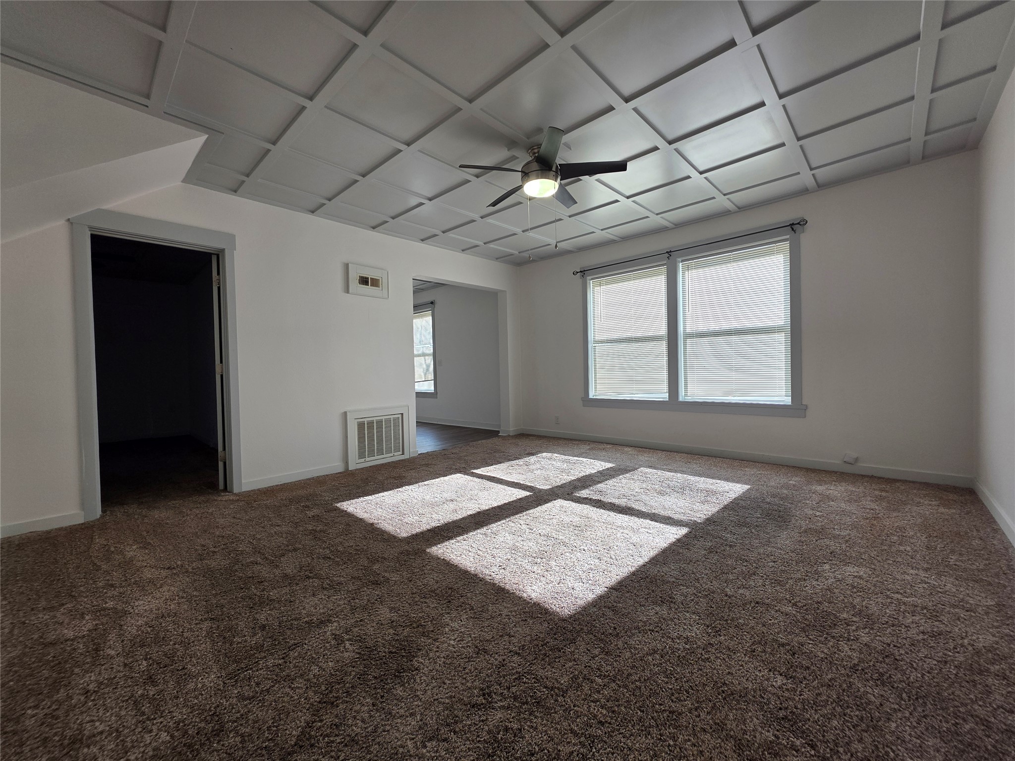 725 8th Avenue Nw Property Photo 4