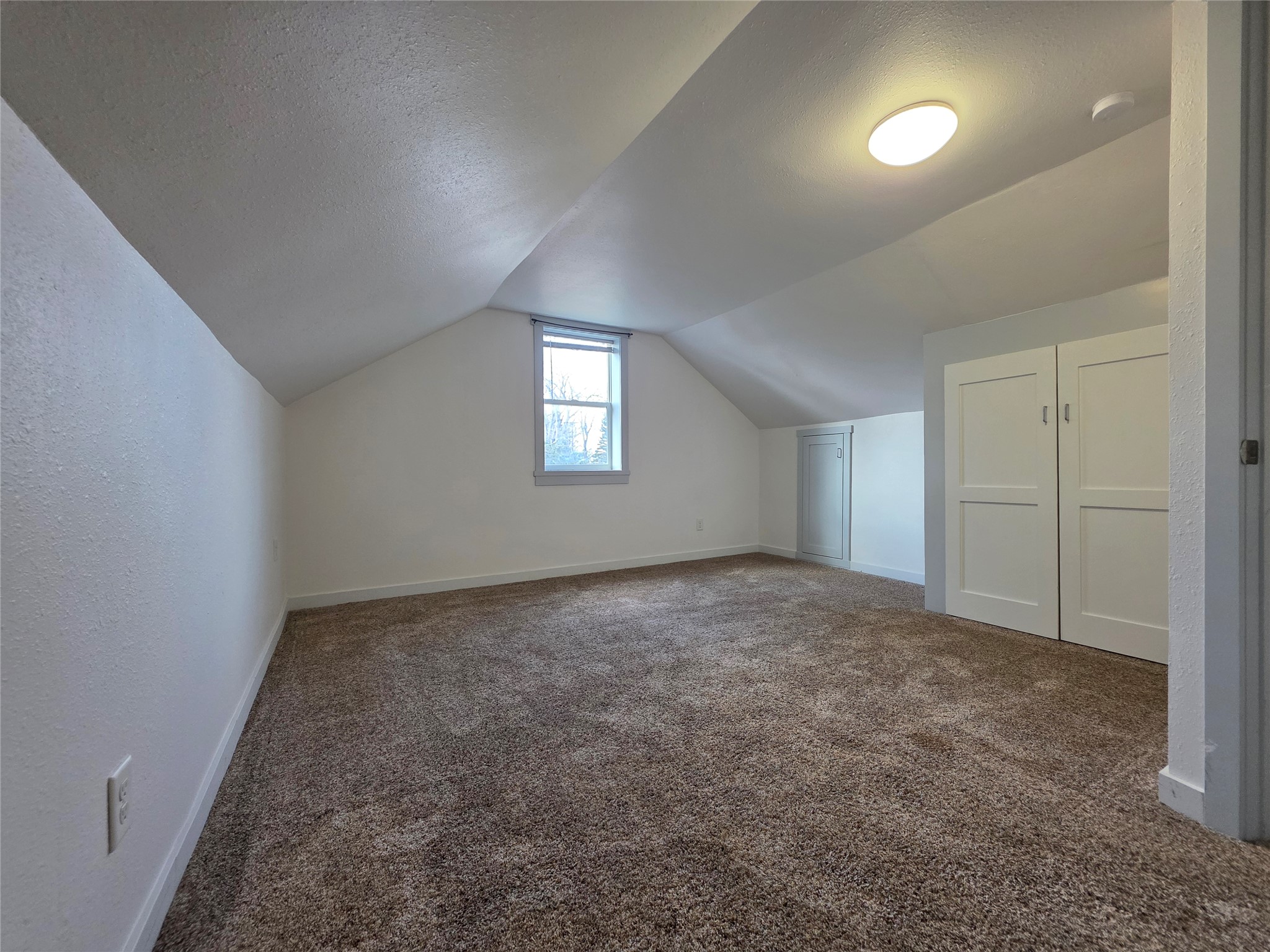 725 8th Avenue Nw Property Photo 14