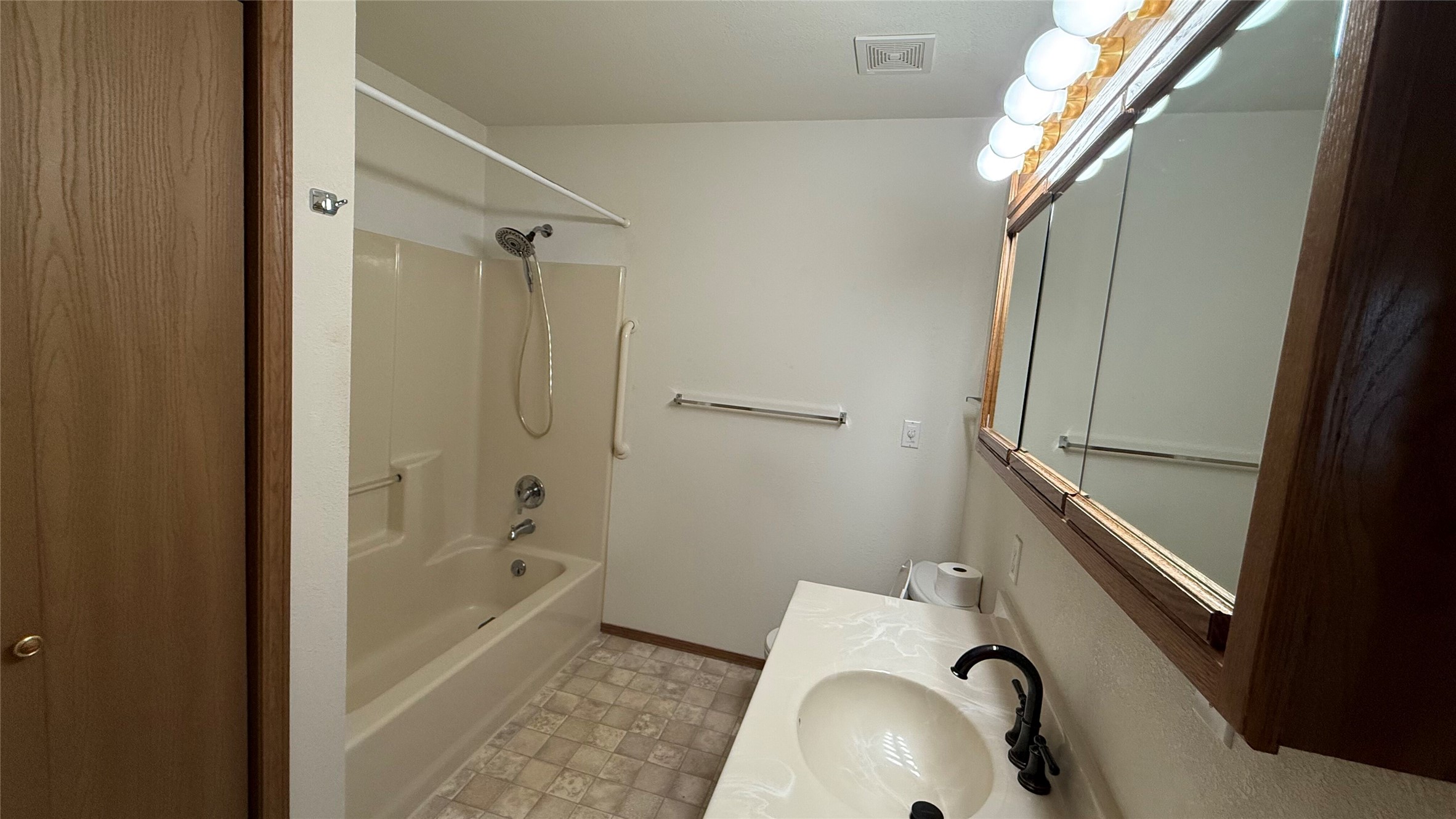 413 33rd Avenue Ne Property Photo 44