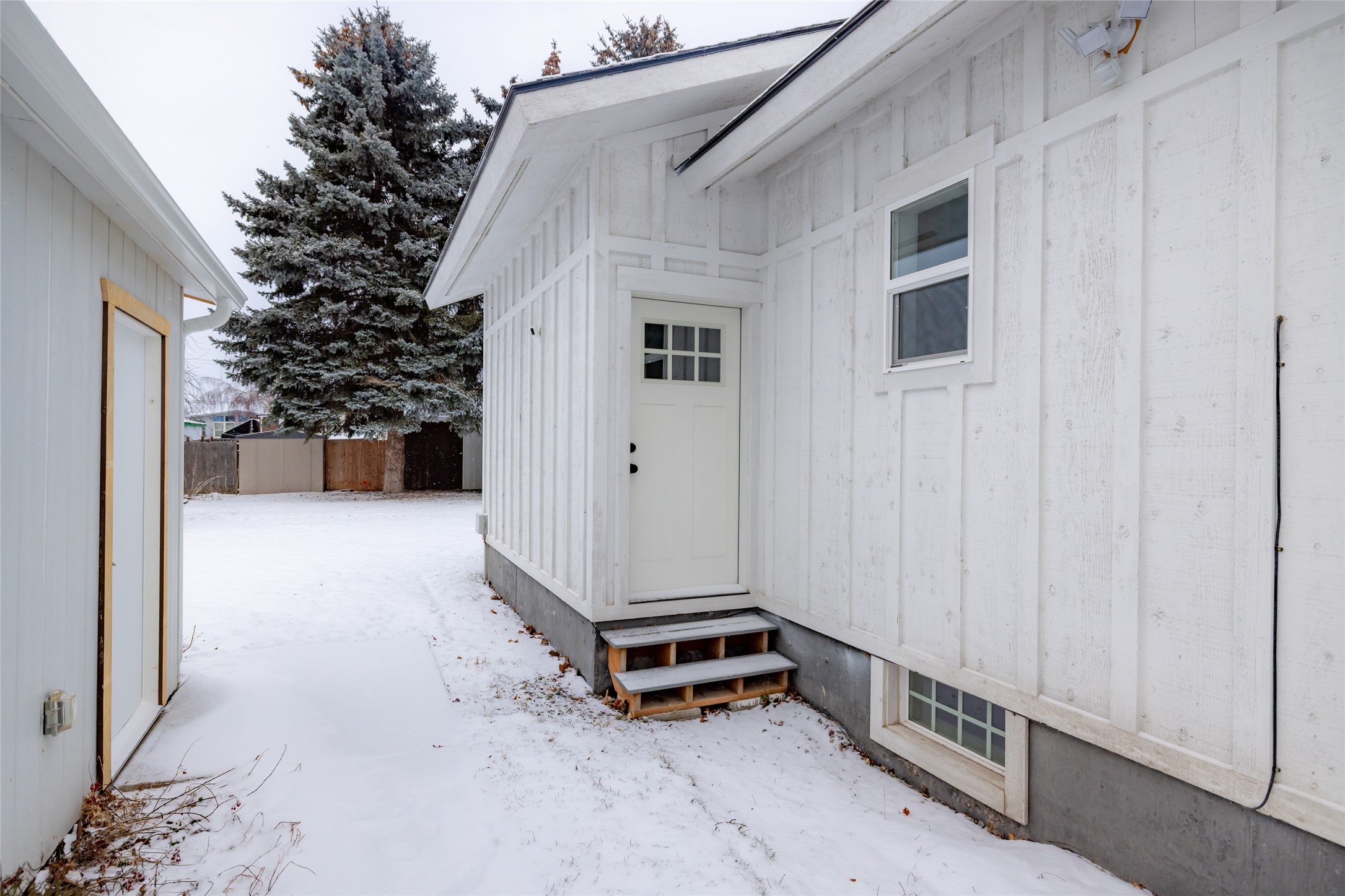 222 Forest Hill Village Property Photo 6
