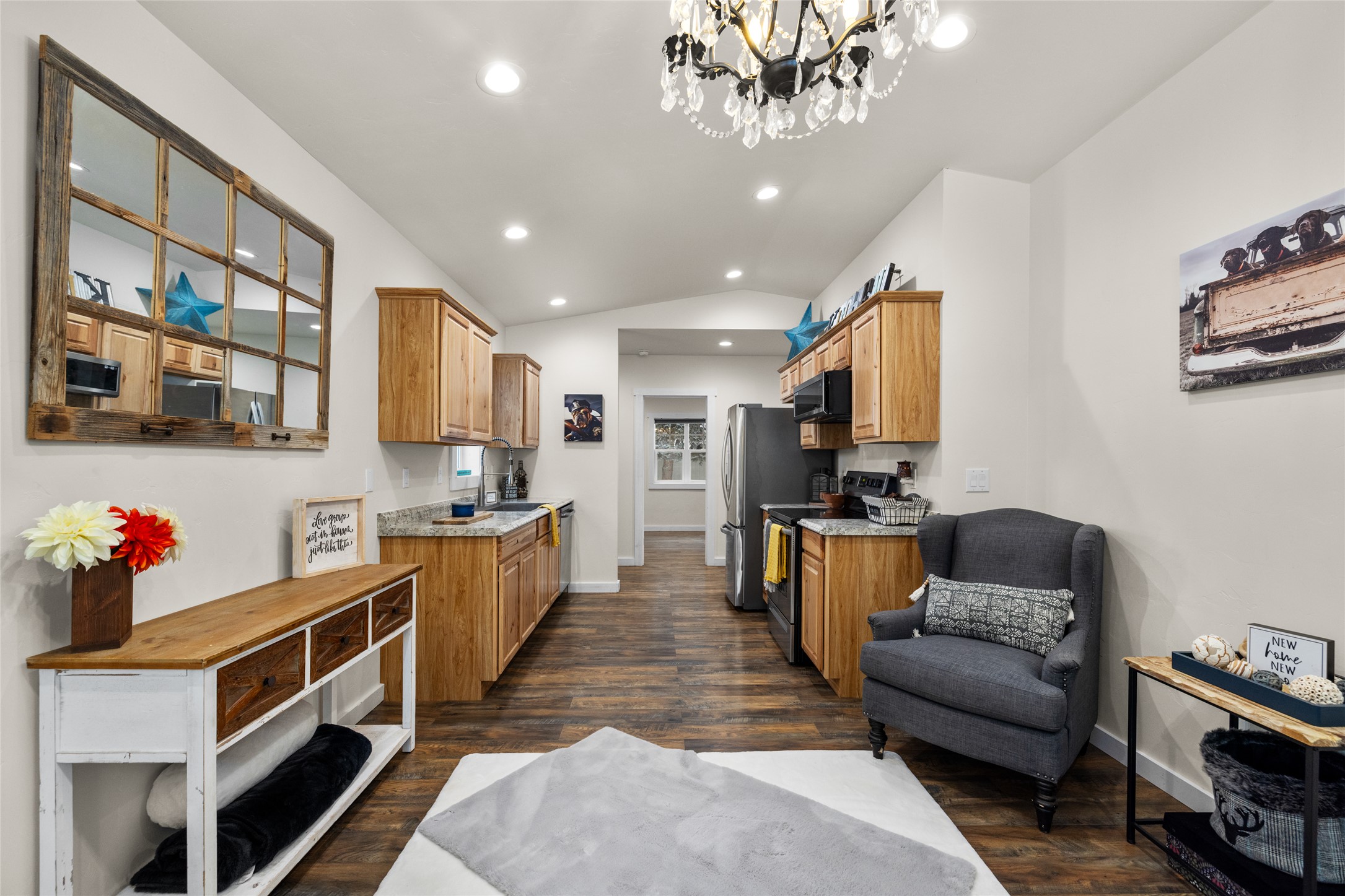 222 Forest Hill Village Property Photo 10