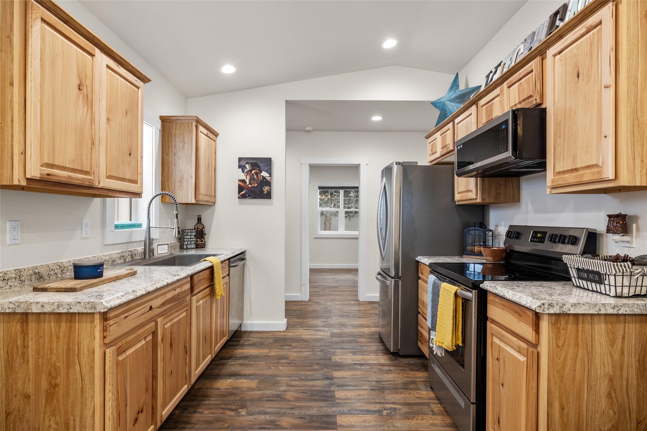 222 Forest Hill Village Property Photo 20