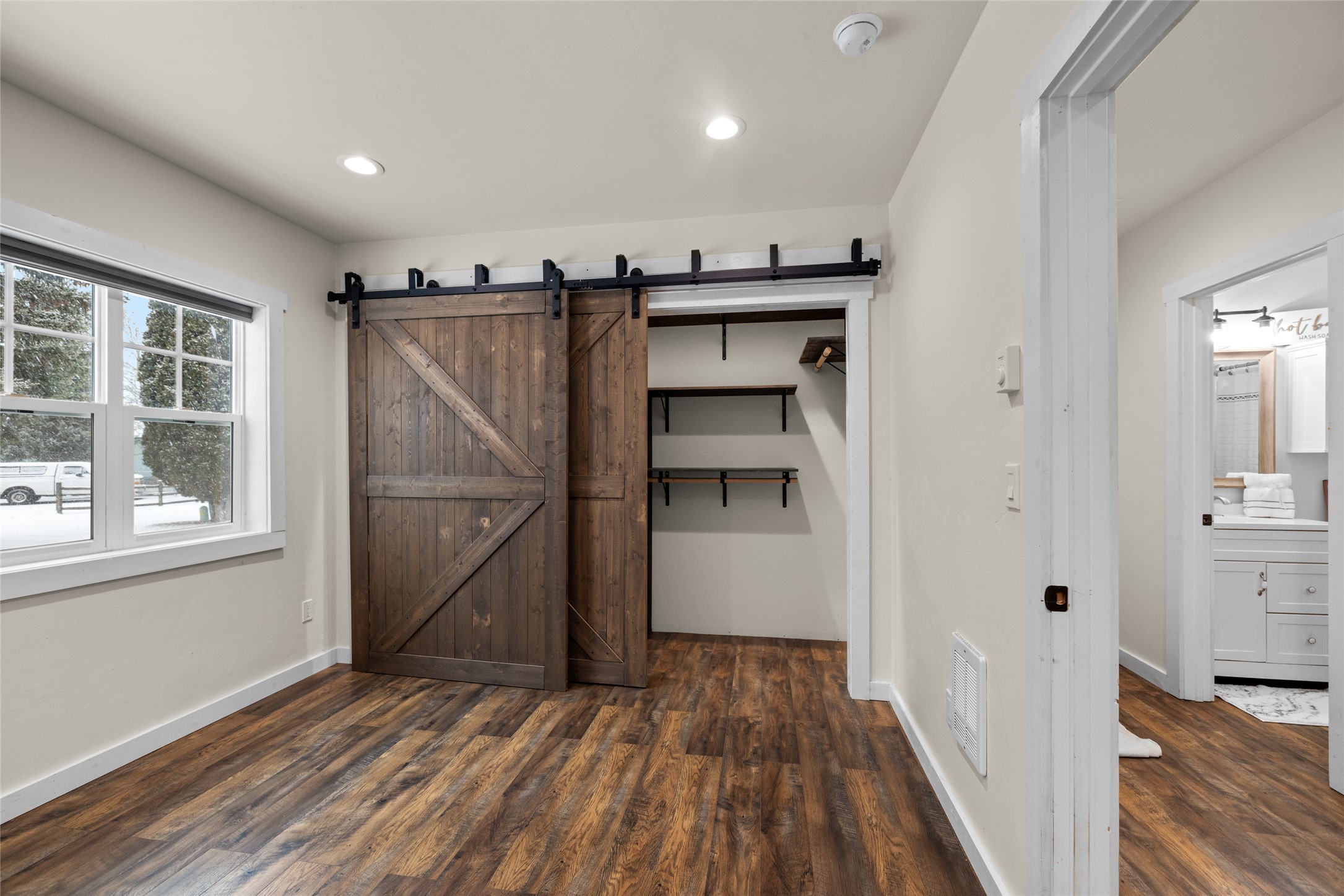 222 Forest Hill Village Property Photo 25