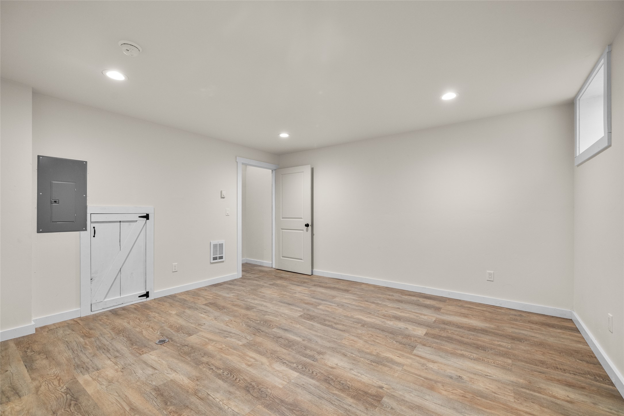 222 Forest Hill Village Property Photo 32