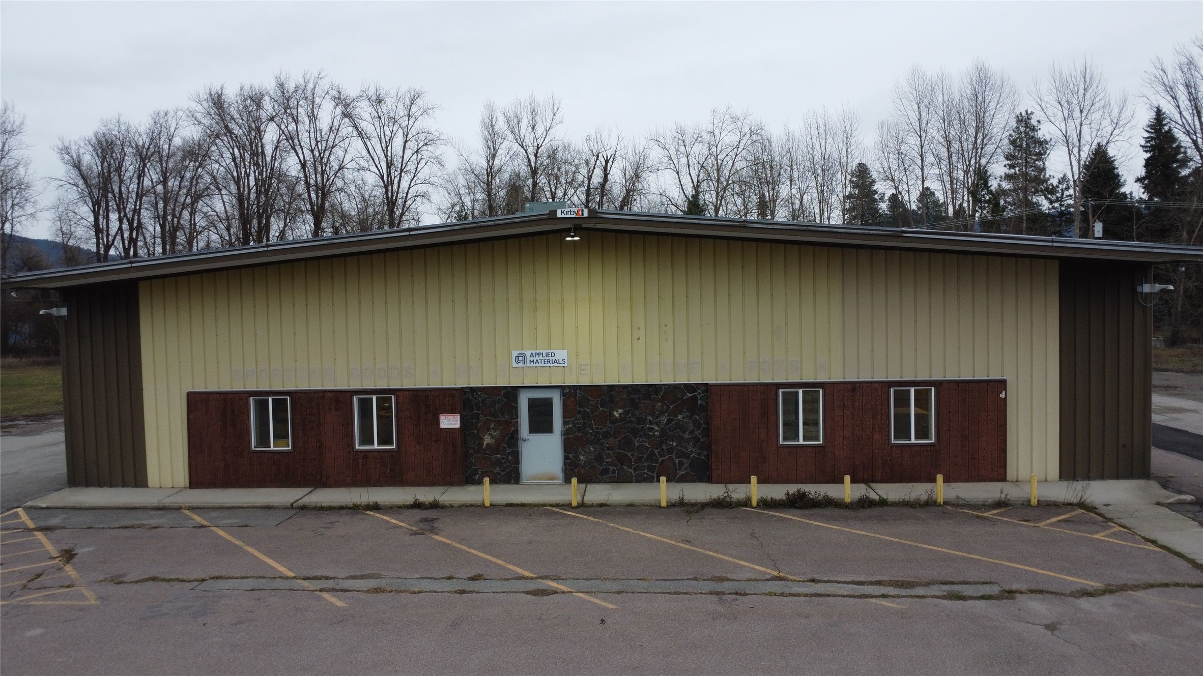 117 E Commerce Way Property Photo 1