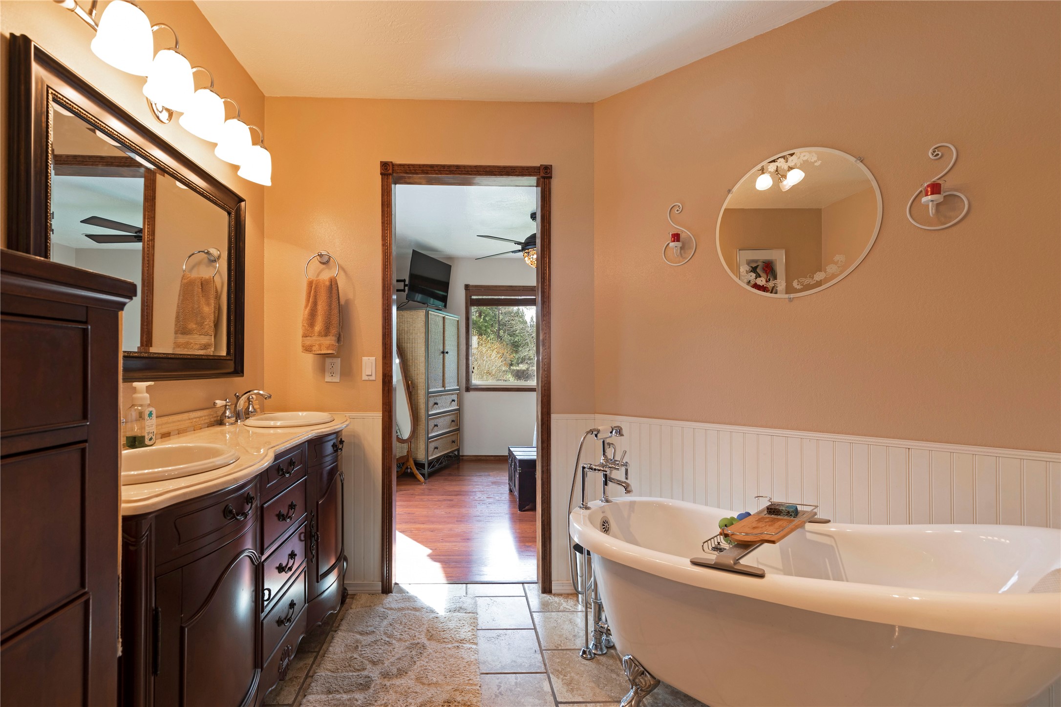 230 Cap Lane Property Photo 16