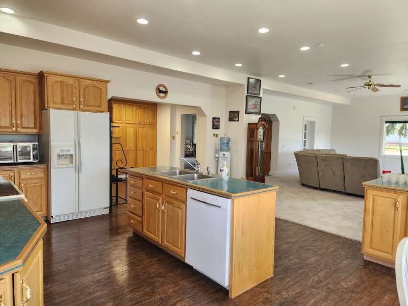 204 Boundary Street Property Photo 10