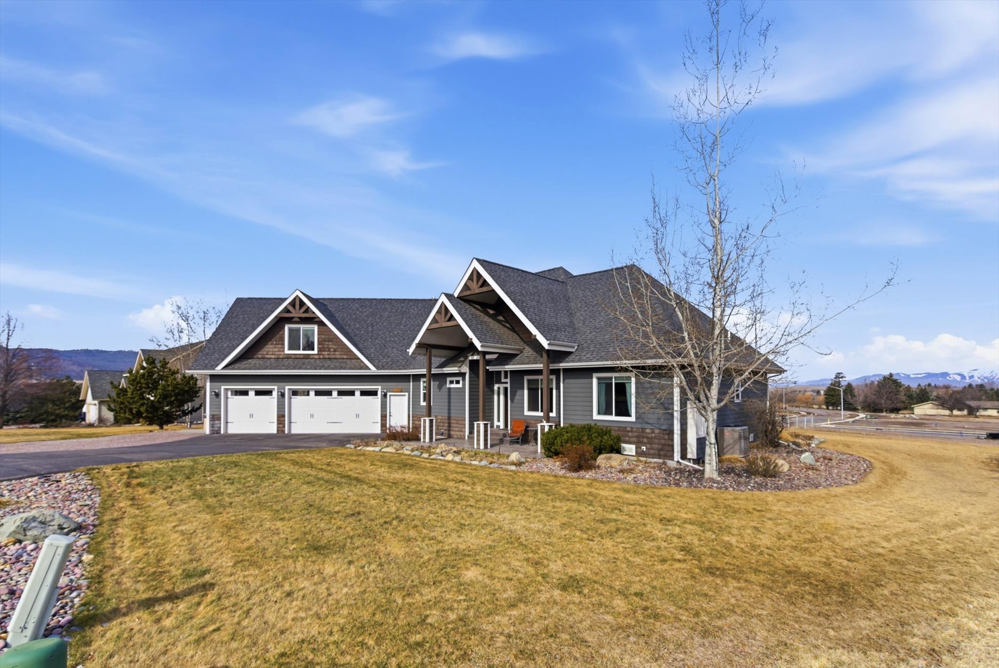 200 Aspen Loop Property Photo 3