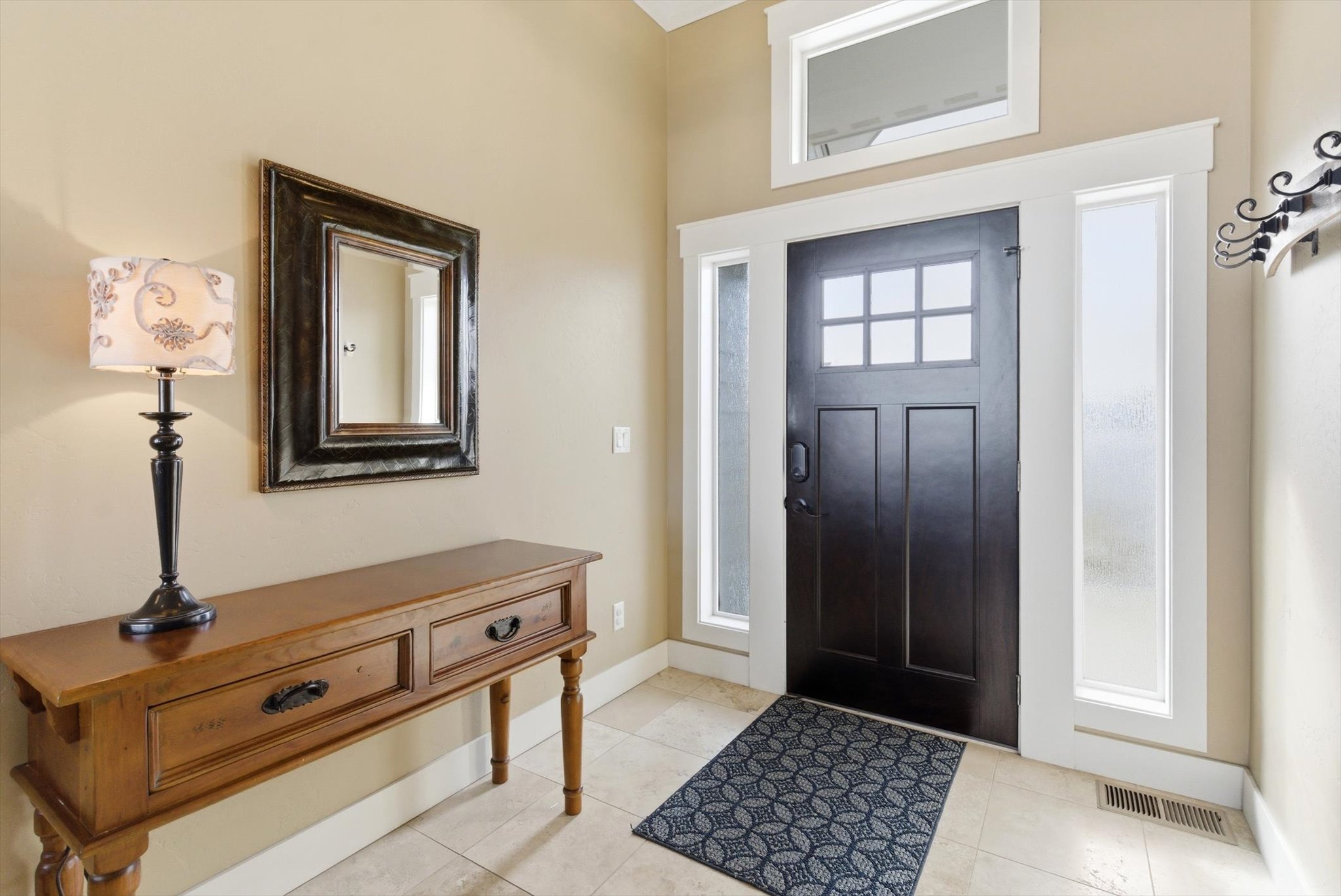 200 Aspen Loop Property Photo 6