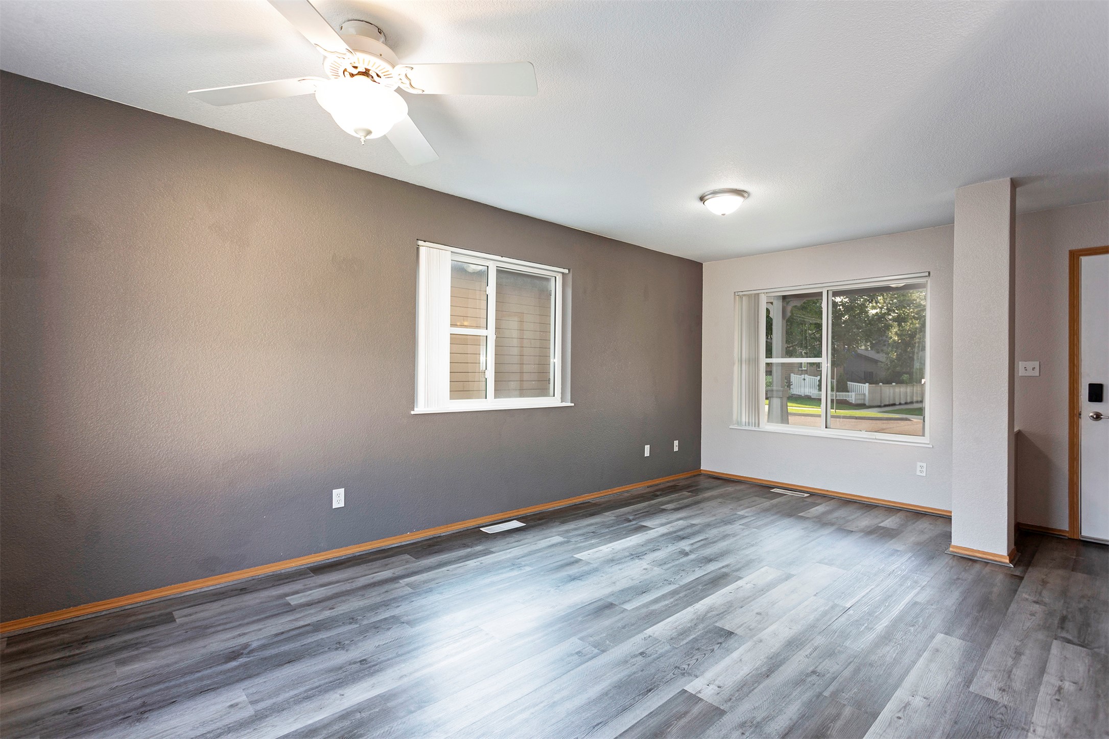 4672 Bordeaux Boulevard Property Photo 6