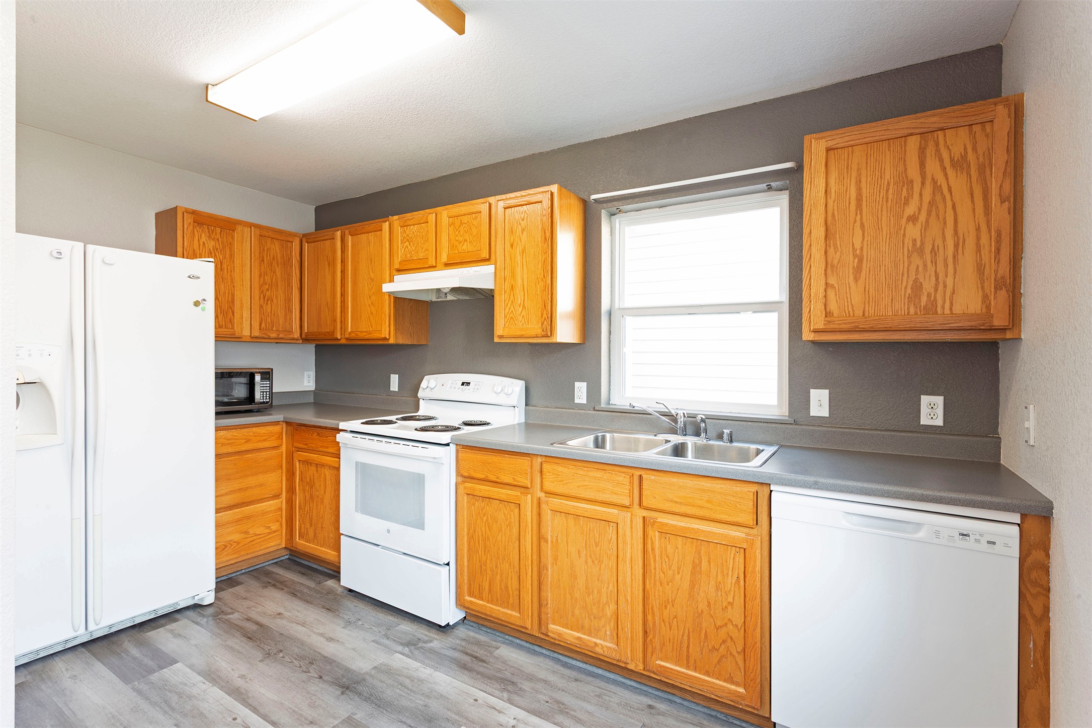 4672 Bordeaux Boulevard Property Photo 11
