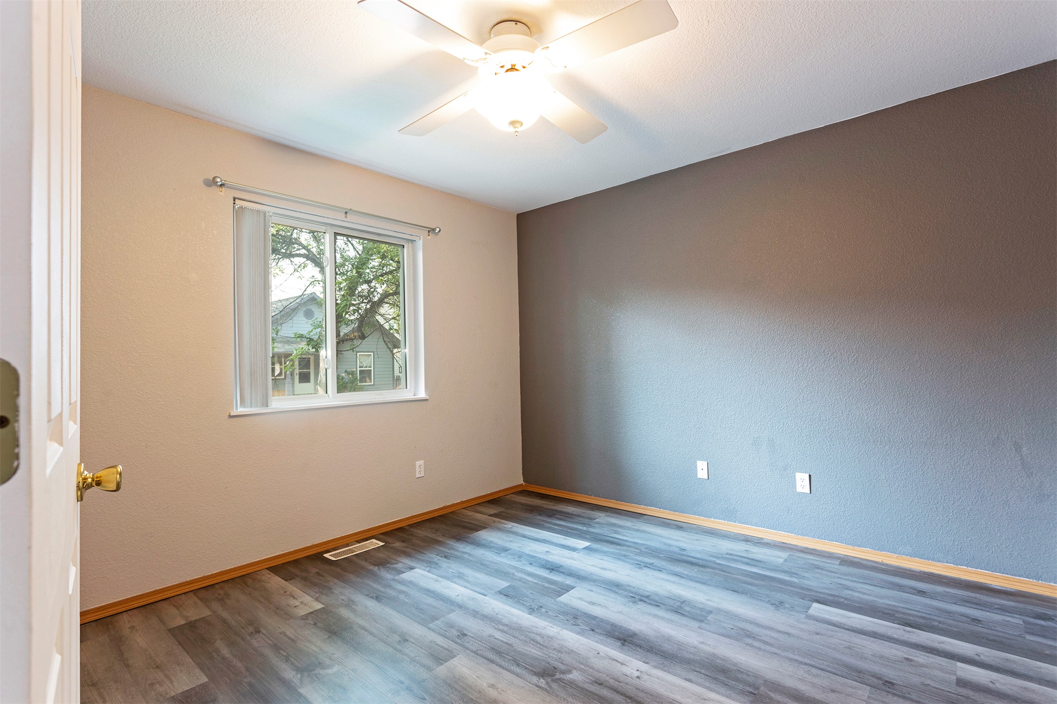 4672 Bordeaux Boulevard Property Photo 17
