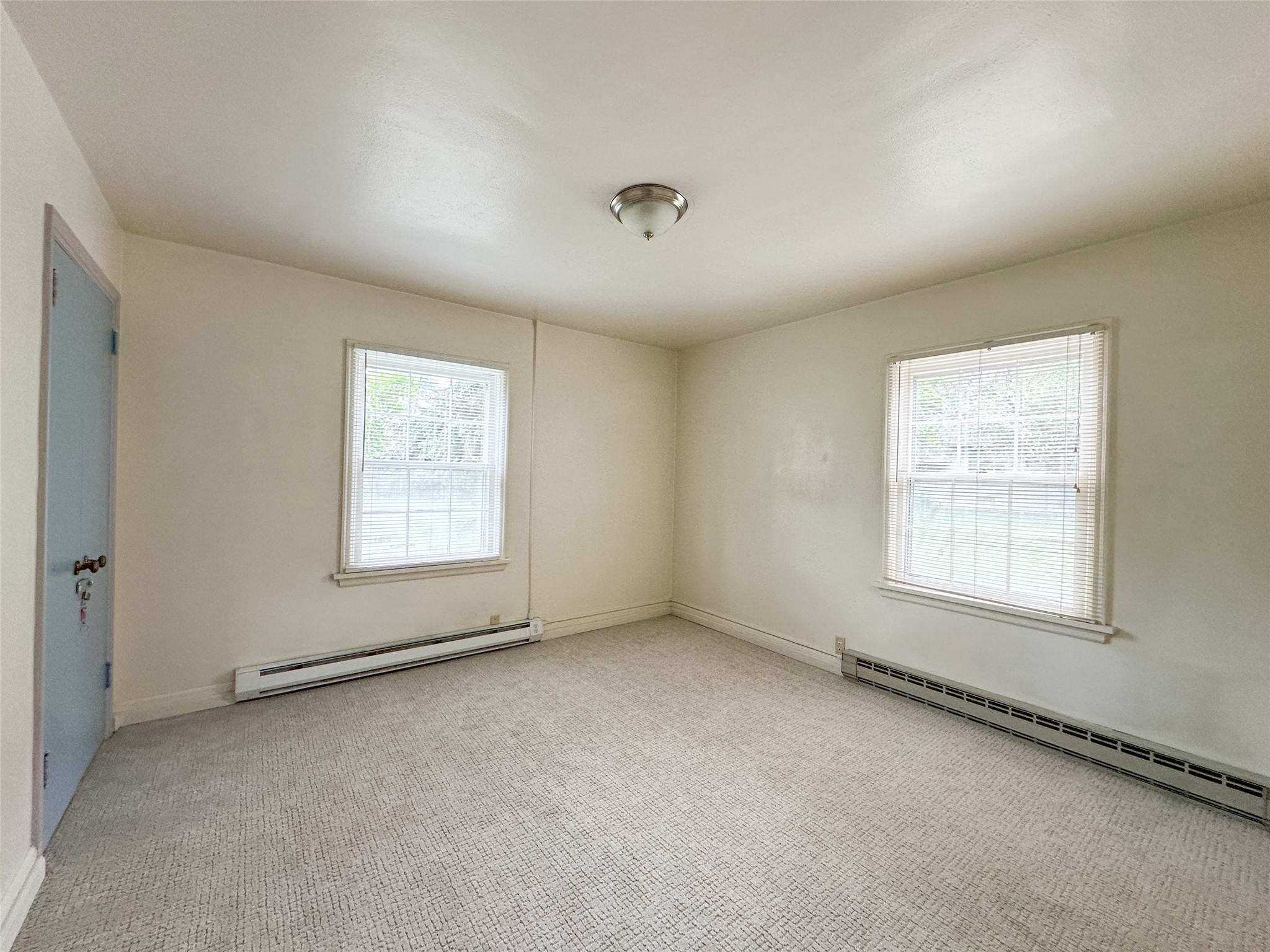 1119 Maiden Lane Property Photo 4
