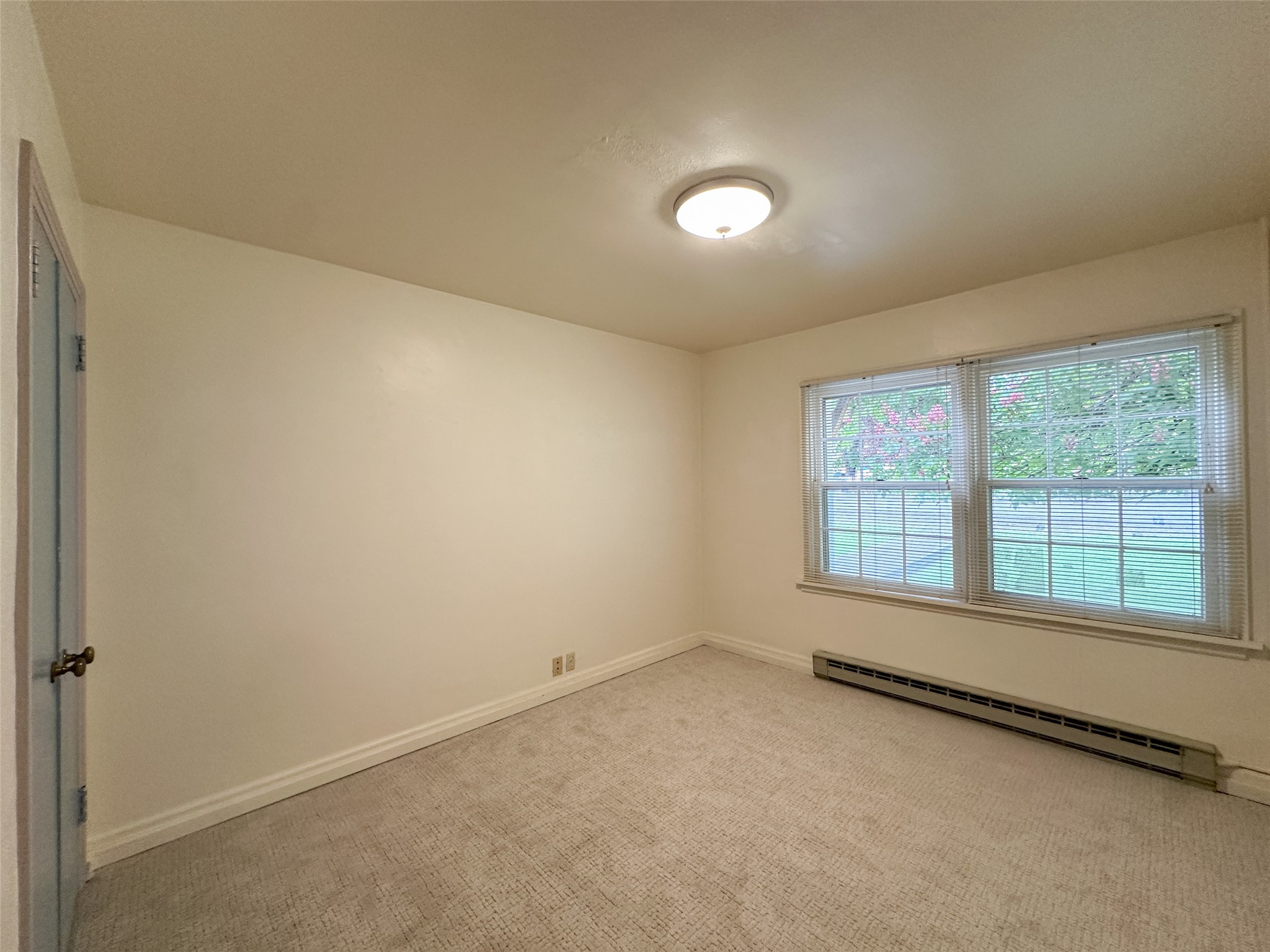1119 Maiden Lane Property Photo 6
