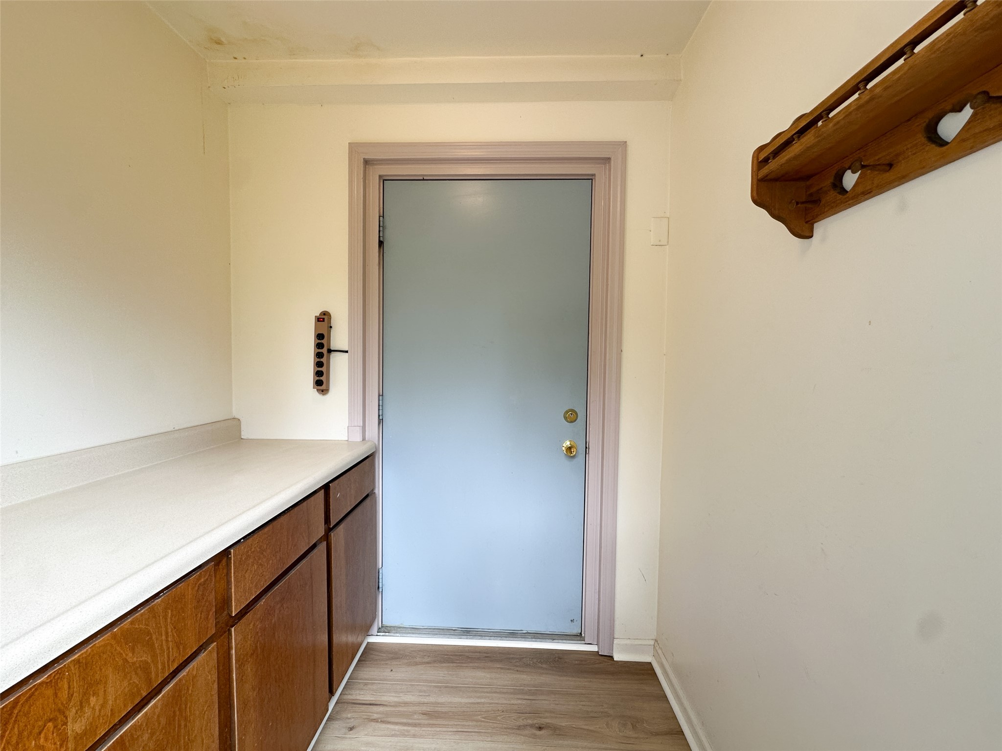 1119 Maiden Lane Property Photo 14