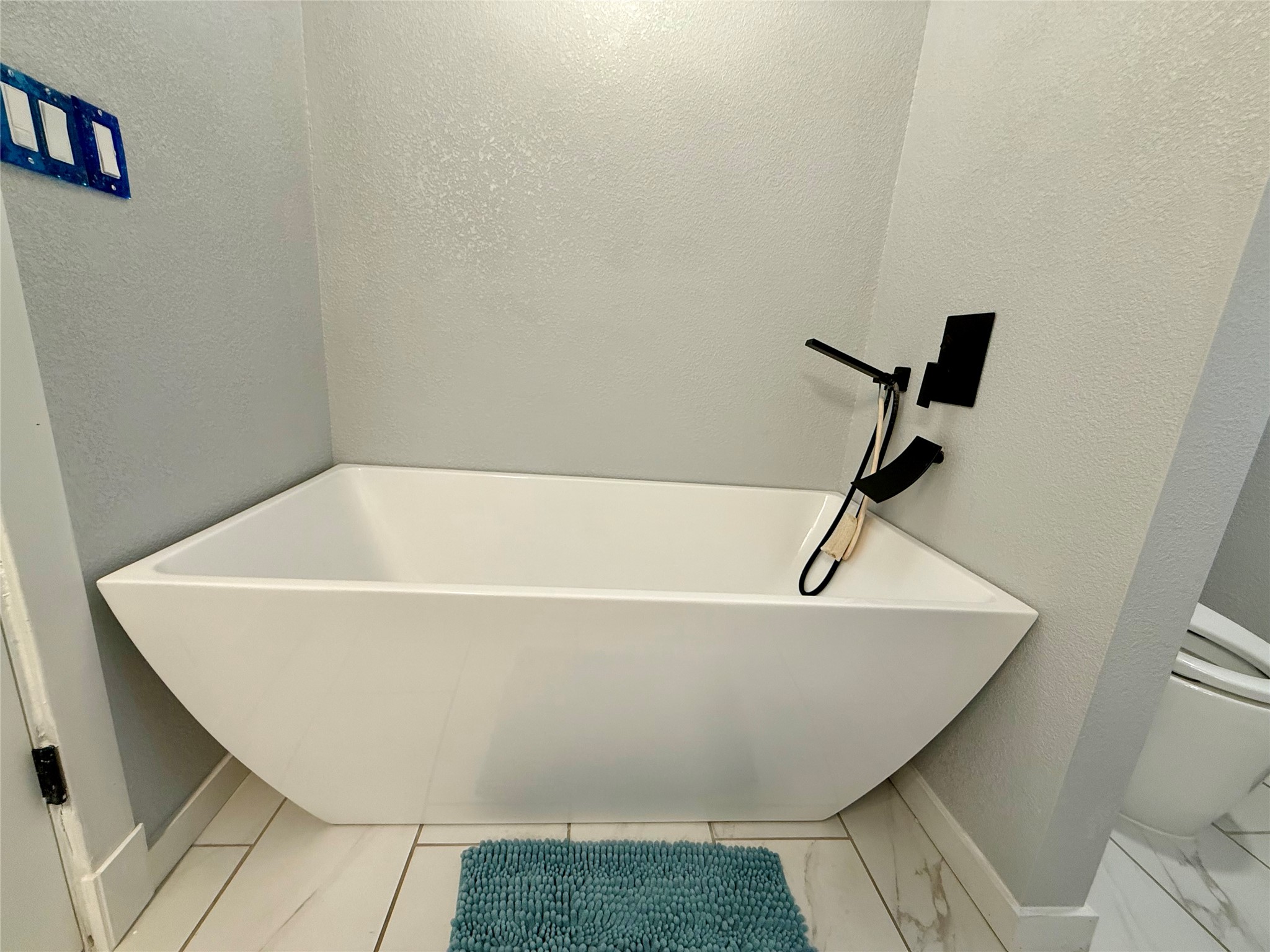 2 Fairgrounds Road Property Photo 15