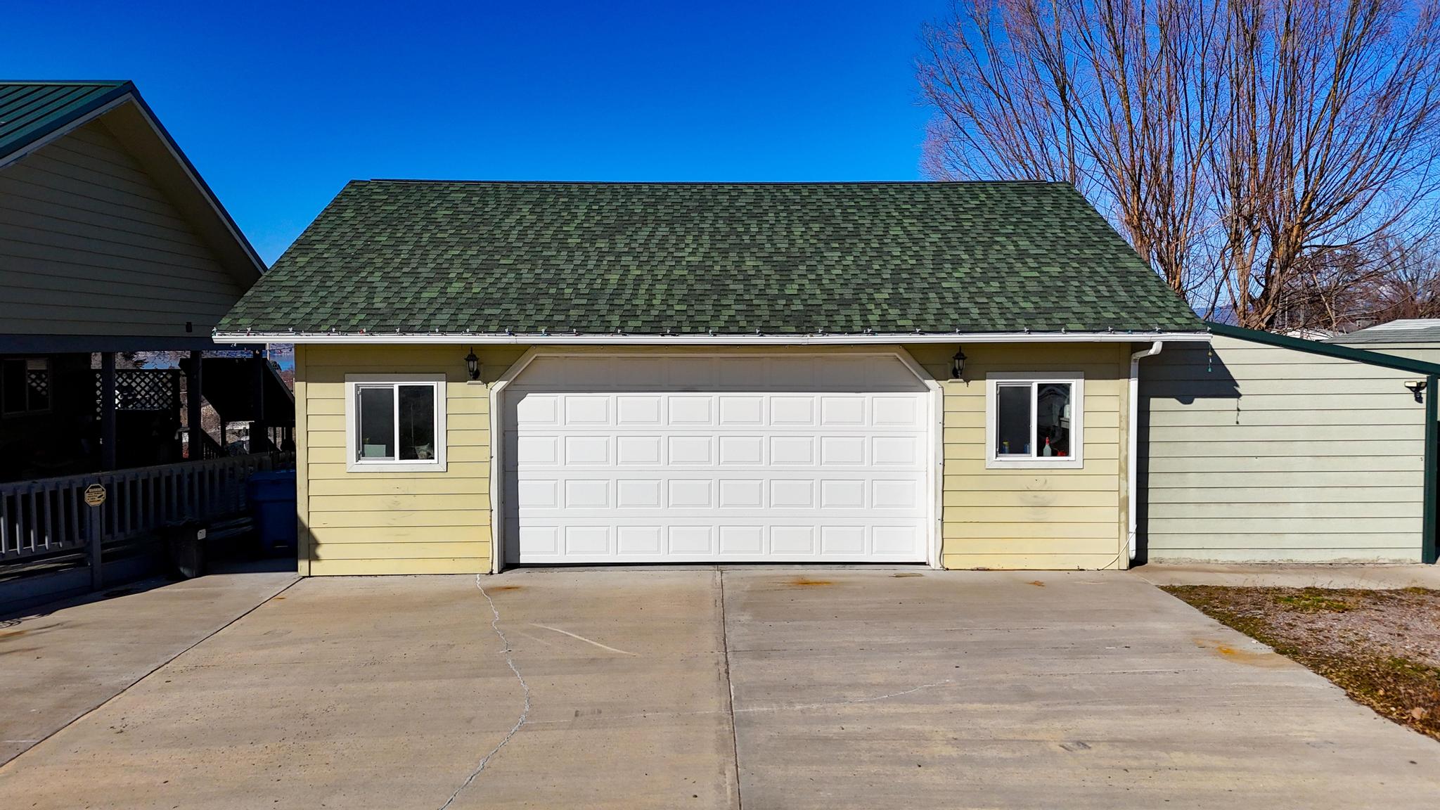 1401 12th Avenue E Property Photo 8