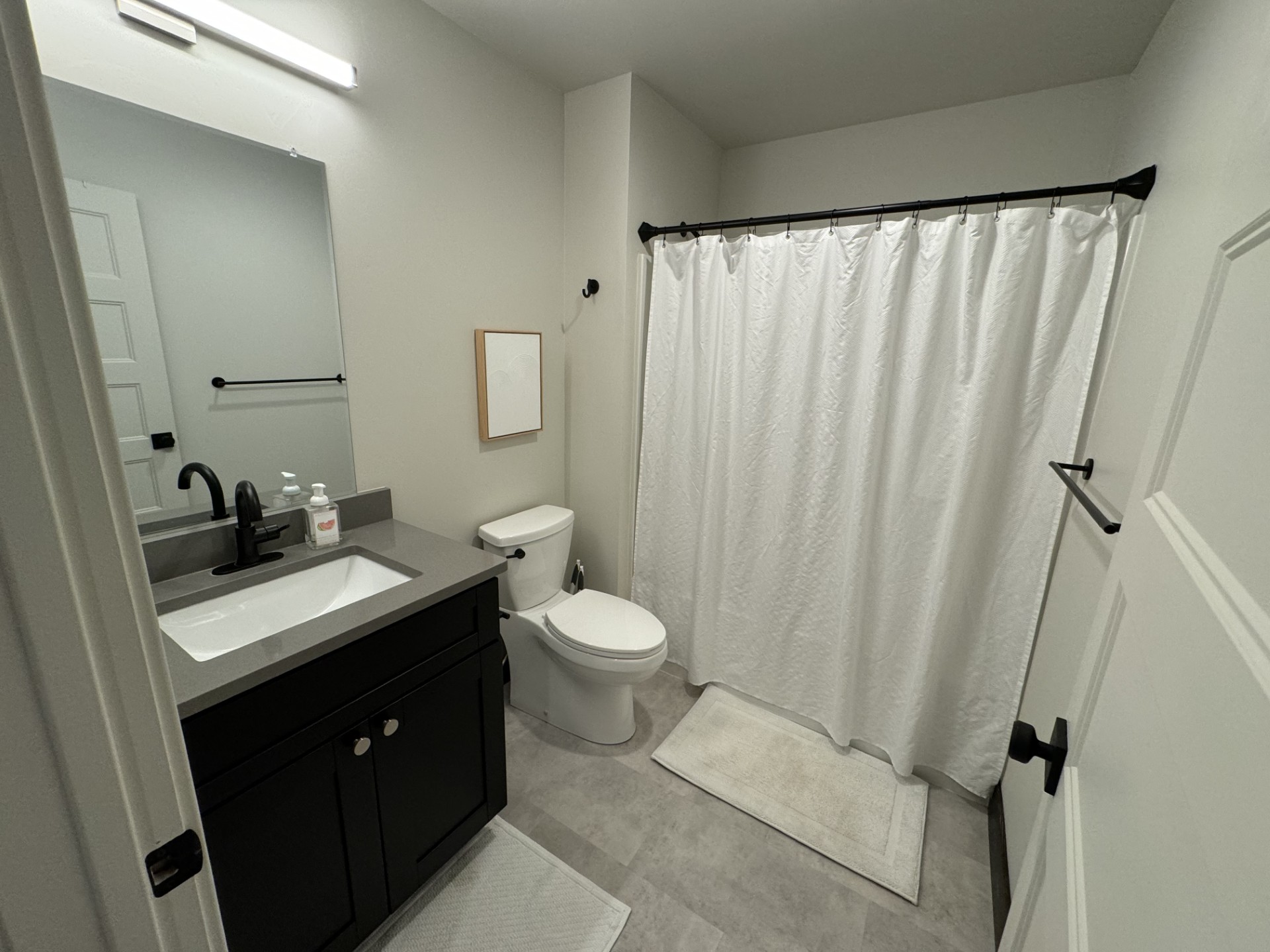 1010 E 7th Street F Property Photo 11