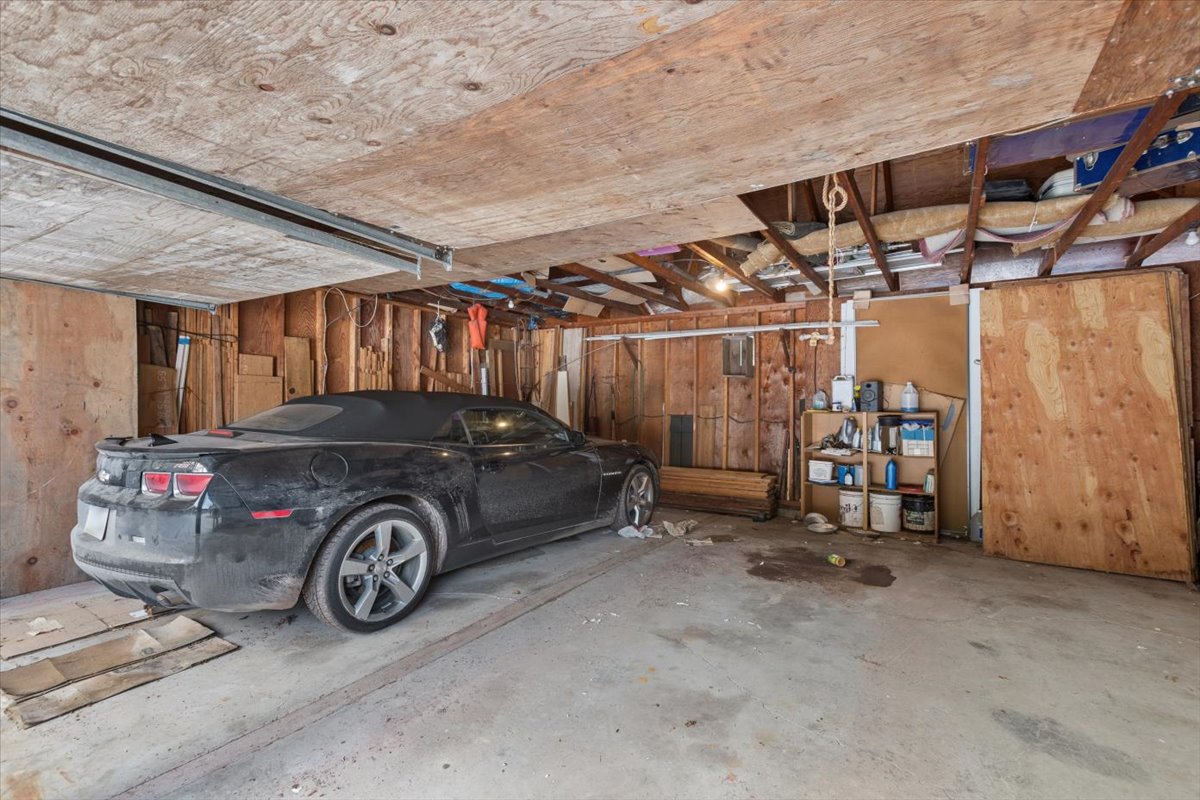 2260 E Lakeshore Drive Property Photo 6