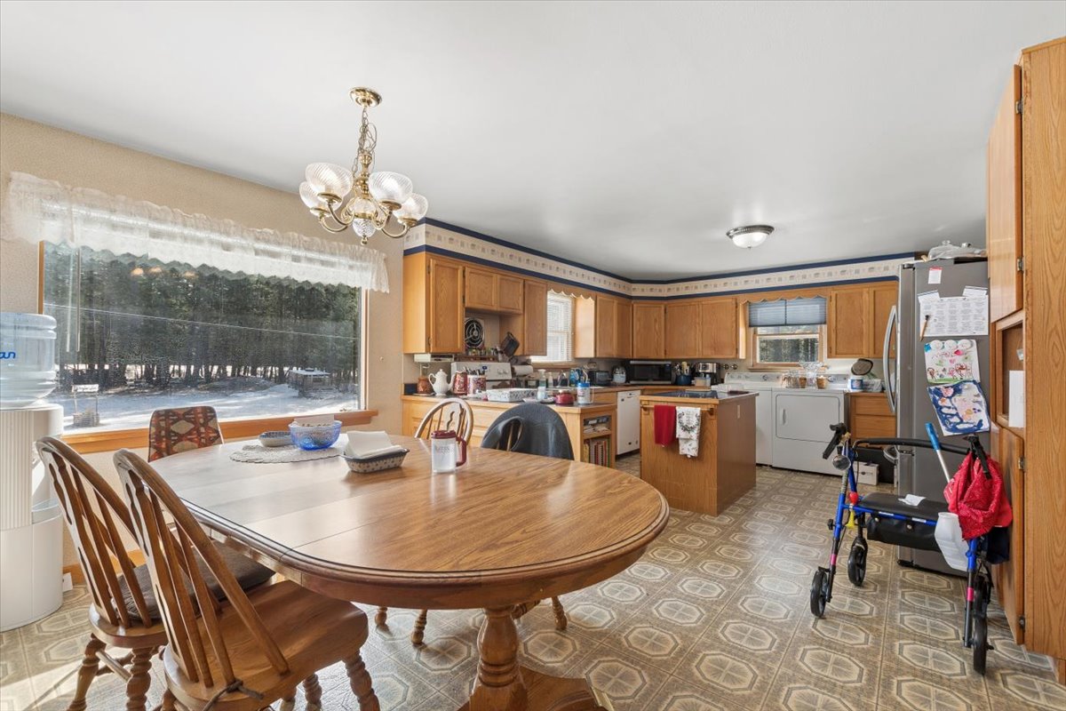 2260 E Lakeshore Drive Property Photo 9