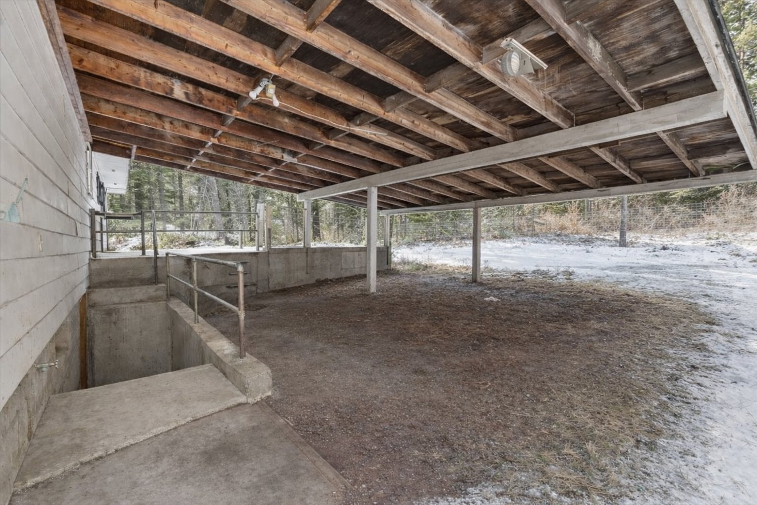 2260 E Lakeshore Drive Property Photo 23