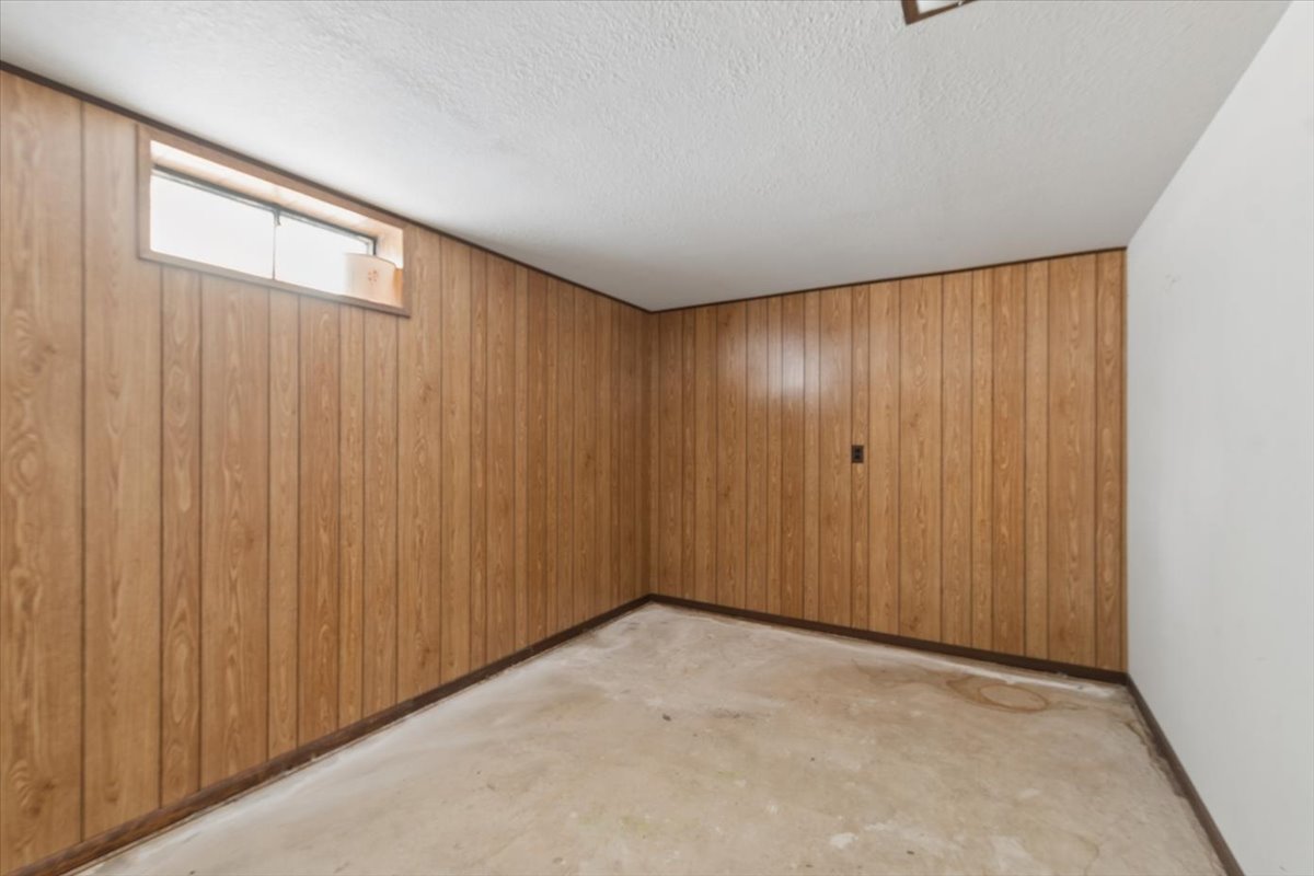 2260 E Lakeshore Drive Property Photo 25