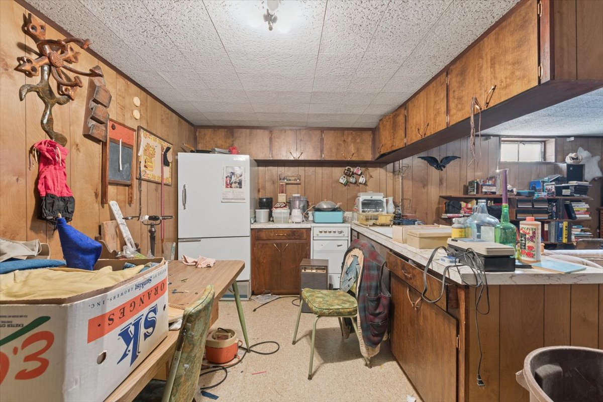2260 E Lakeshore Drive Property Photo 27